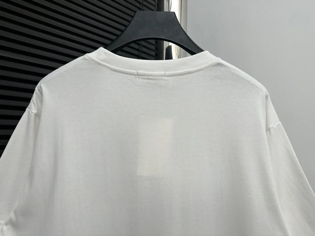 🅿️170 [CELINE] Celine 24ss patched rivet short-sleeved T-shirt. Pure cotton double yarn jersey fabric, custom-dyed in the same cylinder, special thickened 32 pieces double-strand 1×1 rib, laser engraved brand letter logo patch · Hand-made rivets · Imported Tajima embroidery machine heavy patch embroidery process · Double-needle stitching cross-stitch process · Original main mark washed tag moisture-proof paper packaging Color: Black White Size: XS-L