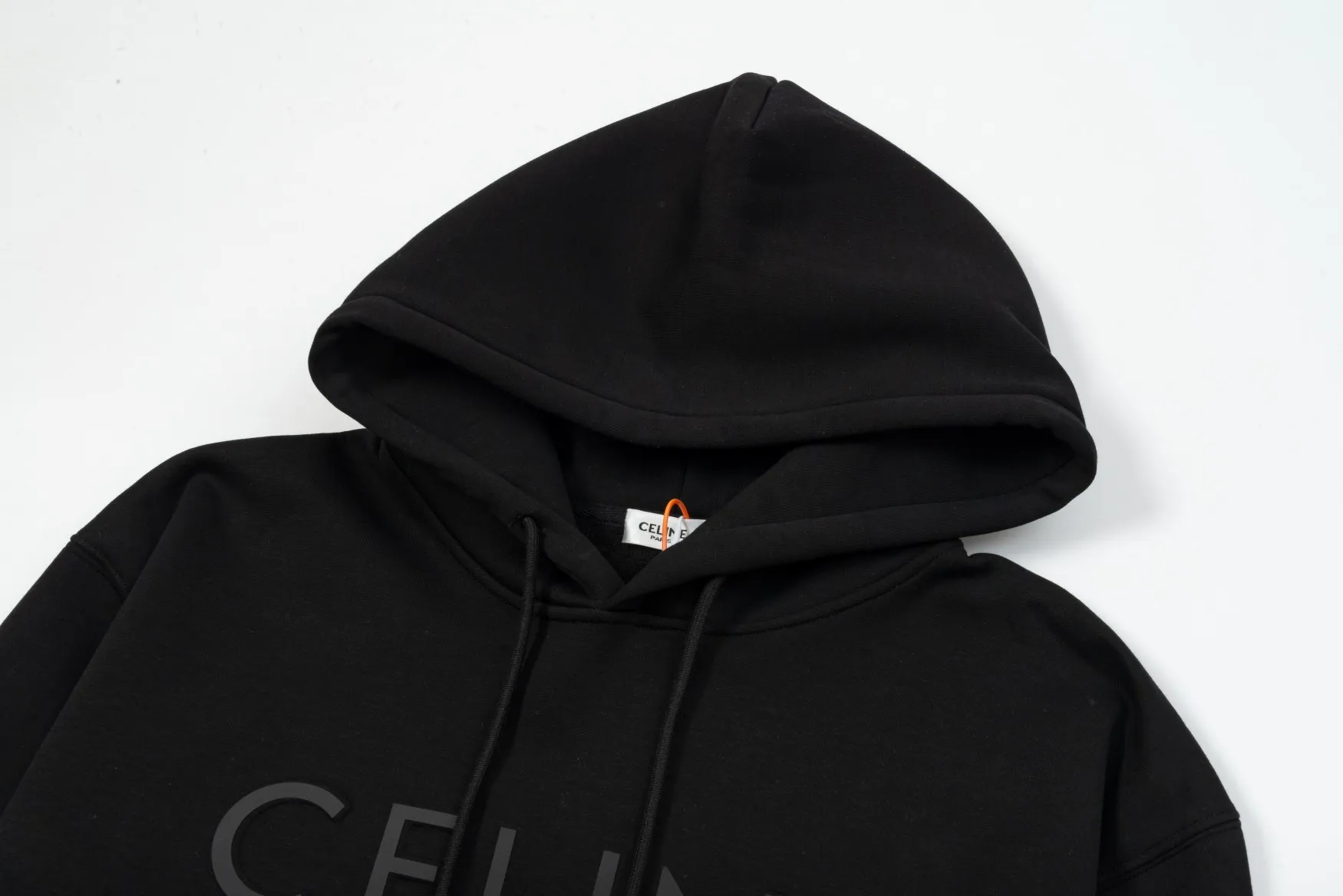 🅿️340 CELINE autumn and winter velvet hooded sweatshirt. The fabric is comfortable and soft. Composite Austrian velvet, fine workmanship. It also brings the trend of special craftsmanship, custom dyeing, complete with three standards. Non-market ordinary version. Compare at will. Quality is absolutely guaranteed. Color: black, white, navy blue. Size: S M L XL [Style No. A3331]