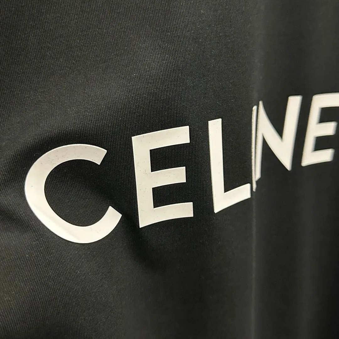 🅿️180 Celine* Celine Celine 2025 spring and summer style Simple letter three-dimensional thick plate silicone personalized logo Customized double yarn plain cotton fabric Short-sleeved T-shirt Unisex Size: S (90-130 catties) M (120-150 catties) L (140-165 catties) XL (160-180 catties) XXL (180-210 pounds) Color: black white