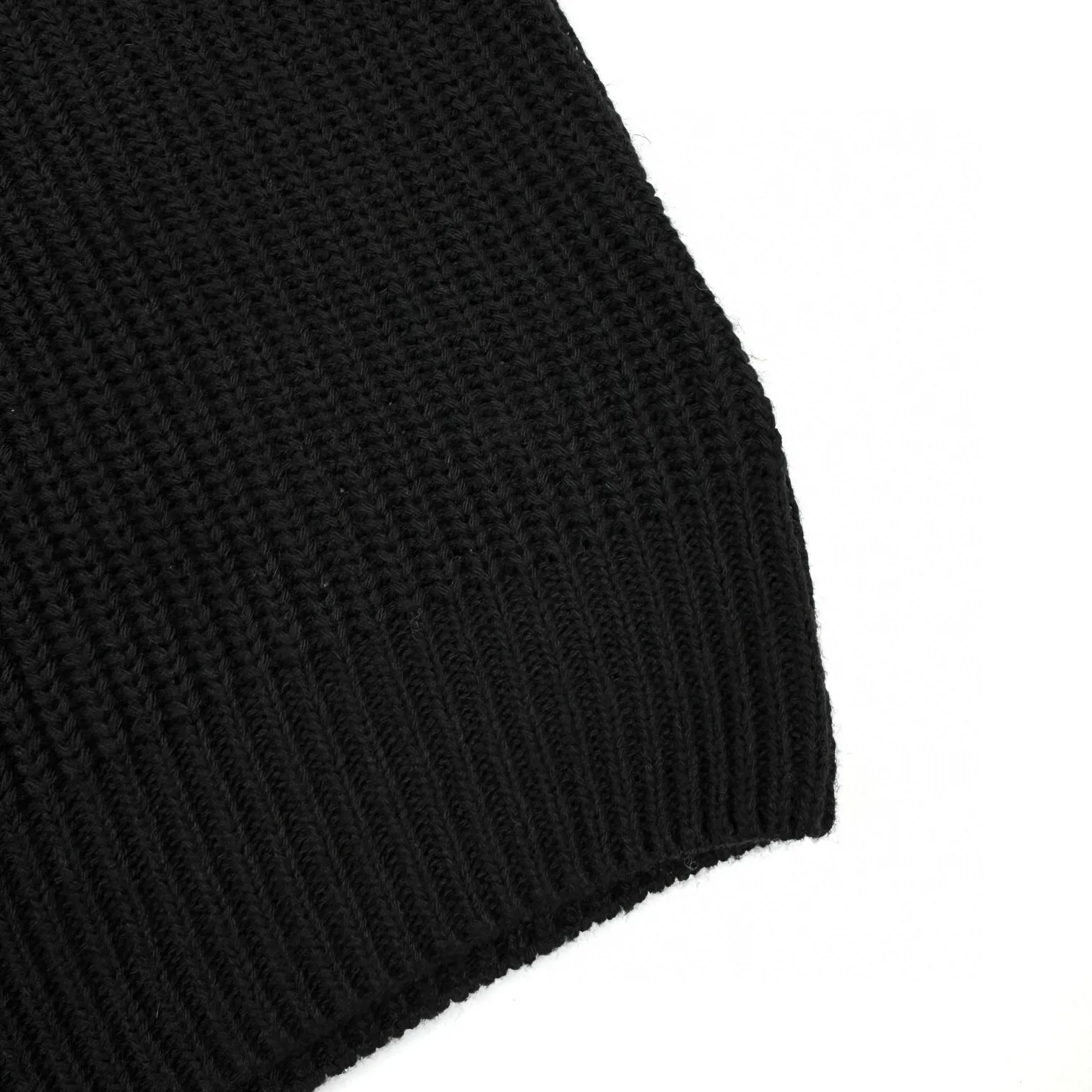 🅿️510 [Exclusive supply] Celine Arc de Triomphe zipper sweater jacket. The original purchase was RMB 12,500. The fabric is made of custom-woven soft blended wool worsted material. It has excellent texture and is comfortable and close to the skin. It is based on a deep black screen. The ultimate fusion of depth and elegance. The iconic Celine Arc de Triomphe logo embellishes the front. Simple and smooth zipper lines. Reconciliation of sophistication and dynamics. There is a sense of relaxation and taste in the silent place. With its unparalleled versatility, it has become an enduring classic in the fashion industry. It adopts imported machine embroidery technology and uses advanced computer control systems and precision mechanical components to achieve Arc de Triomphe embroidery operations with high precision and smooth and delicate lines. The garments are washed with soft and deodorizing technology. Professional washing equipment and specific detergents are used to deeply clean and deodorize the clothes to improve the feel and appearance of the clothes. Size:S-M-L-XL
