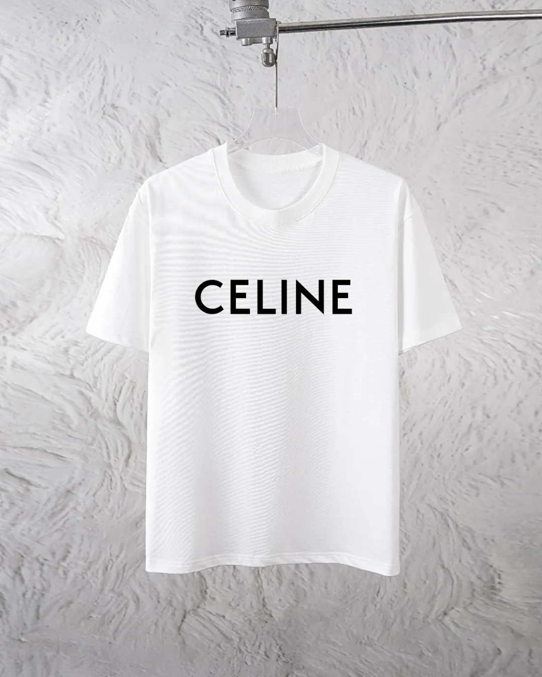 🅿️300 Celine Exclusively for the new trendy men’s fashionable round neck short-sleeved shorts suit, trendy and fashionable casual short-sleeved suit! It has high breathability and comfort, impeccable details, and brand element design concept, reflecting high quality. It presents a casual cut and the upper body shape is great! Material: 260g double yarn pure cotton short sleeves + 360g pure cotton terry shorts Size: S-XXL 🔥 (please state your height and weight when placing an order)