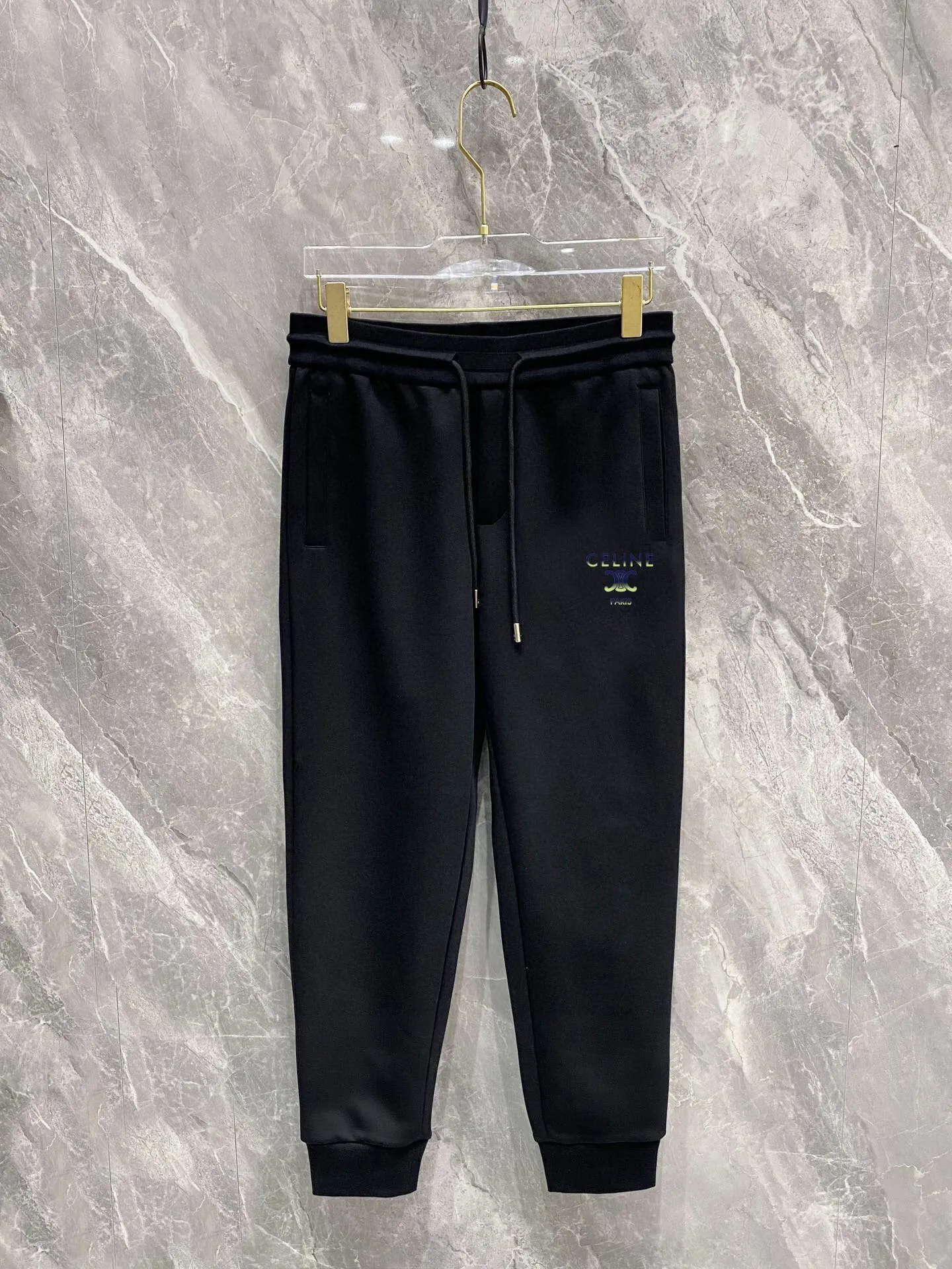 🅿️420 [CELINE Celine] (Gospel for Fatty) hot-selling suit is coming. Focus on the original version of the official website. 2025 new hot-selling cardigan sweater suit. The original order is the best. 🇭🇰The meticulous work of top designers. It is a fitting and perfect upper body effect. All-natural high-quality Roman cotton 100%, close-fitting comfort, noble and elegant! Original hardware embodies elegance and nobility! Counter size: M-5XL (maximum wear up to 220 pounds)