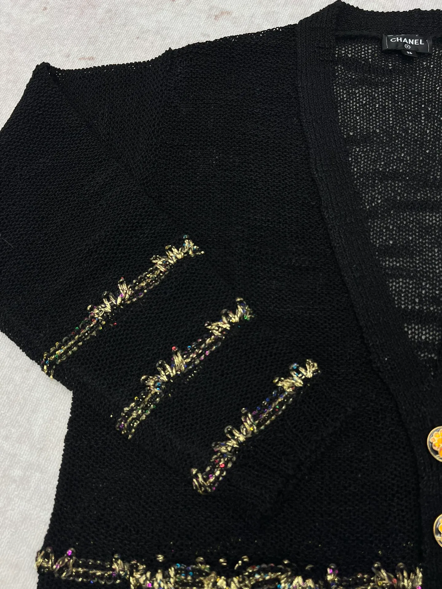 🅿️790 Chanel 25ss handmade series new v-neck knitted top decorated with heavy gold thread embroidery Code number: S.M.L.