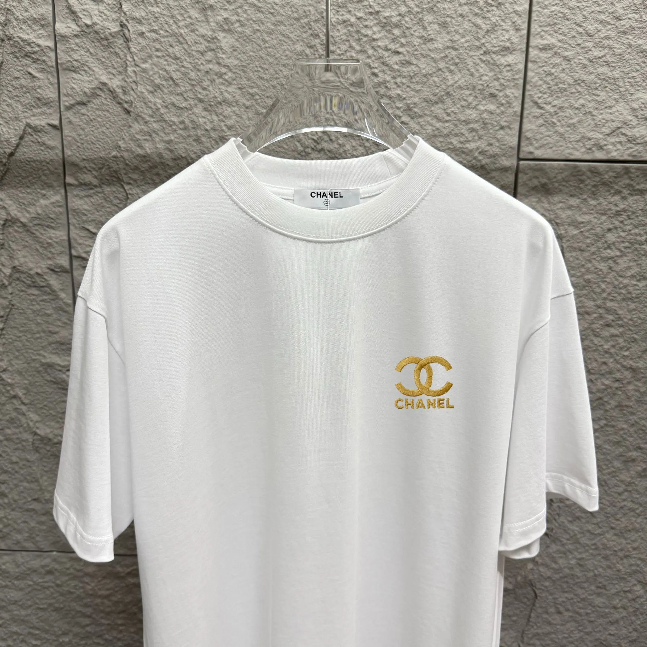 🅿️180 Chane*Chanel*2025 spring and summer new style Classic letter totem embroidery Customized double yarn plain cotton fabric Short-sleeved T-shirt Uniform for men and women Size: S (90-130 catties) M (120-150 catties) L (140-165 catties) XL (160-180 catties) XXL (180-210 catties) Color: Black white