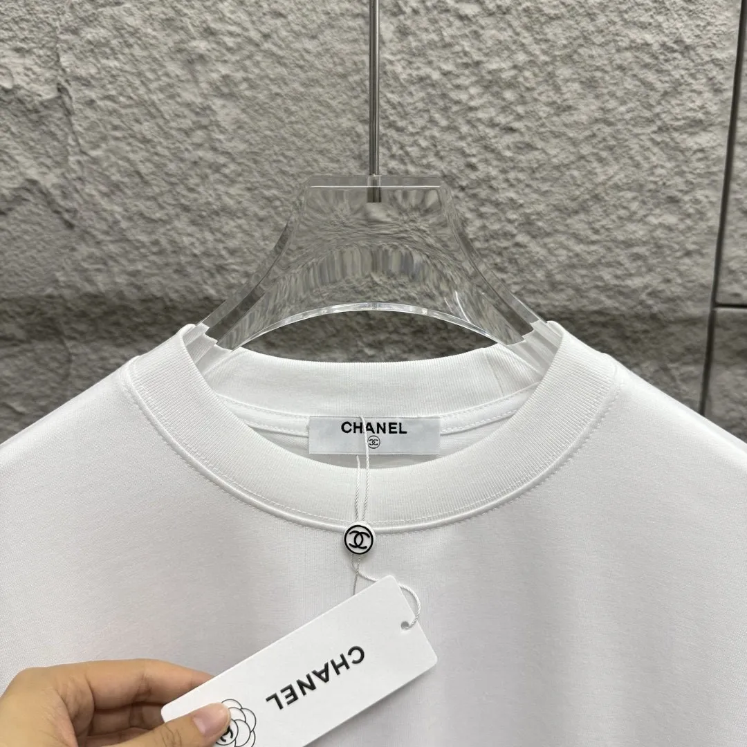 🅿️180 Chane*Chanel*2025 spring and summer new style Classic letter totem embroidery Customized double yarn plain cotton fabric Short-sleeved T-shirt Uniform for men and women Size: S (90-130 catties) M (120-150 catties) L (140-165 catties) XL (160-180 catties) XXL (180-210 catties) Color: Black white