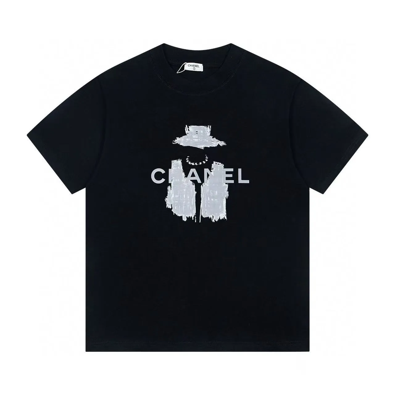 🅿️170 CHanel/Chanel 25ss logo couple style short-sleeved T-shirt. The fabric is 260g double sand pure cotton. It feels very comfortable, fashionable and personalized. It is a super versatile and good-looking T-shirt. It is very suitable for both men and women. It is a must-have for everyone. Packaging, tag, collar label, washed wheat, complete 👍 Color: black, white Size: XS-L