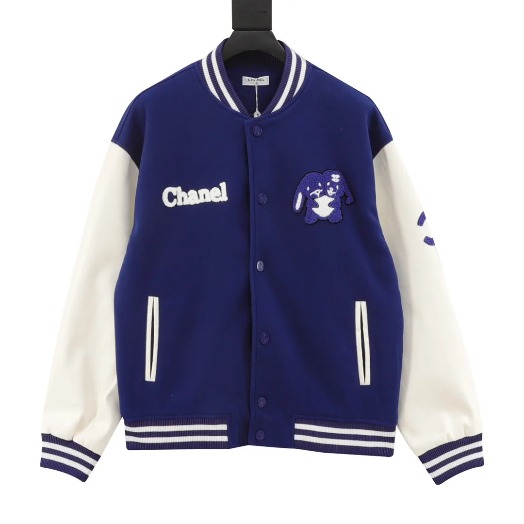 🅿️620 CHANEL/Chanel patchwork flocked embroidered baseball jacket jacket Warm reminder: It is recommended to hand wash or dry clean! ! This year is particularly popular. Baseball uniform jackets are available at all levels on the market (you must compare the details). The most powerful quality control. Baseball uniforms have been produced and researched for 7 years. The details are exquisite. With it, you will be the most handsome boy in the world. The fully painted four-button buckle (button with LOGO), the fabric is customized for more than a month. It is not ready-made in the market. It is made of wool blend, custom-woven and dyed. It has high color fastness. It is recommended to hand wash or dry clean for the first time. "Custom-woven knitted rib at the hem", the lining is made of silky and delicate cupro fiber material, which can be worn directly next to the body. It is extremely comfortable, a heavyweight item, purchase version! Size：XS-L