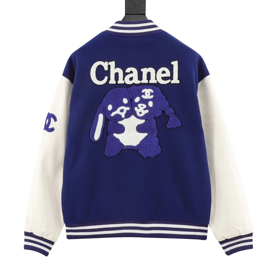 🅿️620 CHANEL/Chanel patchwork flocked embroidered baseball jacket jacket Warm reminder: It is recommended to hand wash or dry clean! ! This year is particularly popular. Baseball uniform jackets are available at all levels on the market (you must compare the details). The most powerful quality control. Baseball uniforms have been produced and researched for 7 years. The details are exquisite. With it, you will be the most handsome boy in the world. The fully painted four-button buckle (button with LOGO), the fabric is customized for more than a month. It is not ready-made in the market. It is made of wool blend, custom-woven and dyed. It has high color fastness. It is recommended to hand wash or dry clean for the first time. "Custom-woven knitted rib at the hem", the lining is made of silky and delicate cupro fiber material, which can be worn directly next to the body. It is extremely comfortable, a heavyweight item, purchase version! Size：XS-L