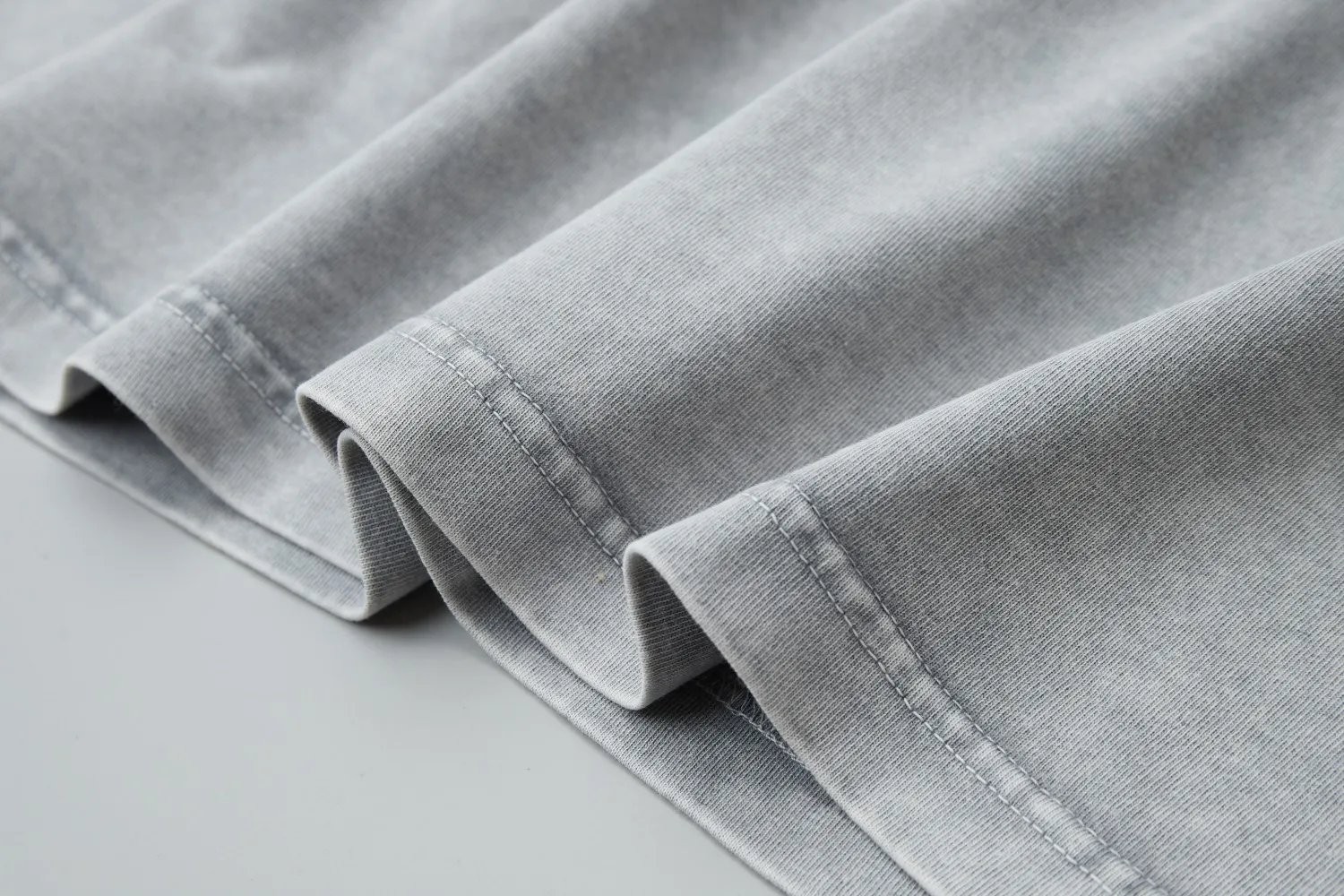 🅿️220 ✨CH✨🆕25SS spring and summer new style Crow ✝ embroidered short-sleeved frame Light luxury essential item for daily commuting for men and women Correct version Welcome to compare Detailed features · 280g 100% pure cotton double yarn jersey fabric · Custom dyed in the same vat, special thickened 32 count double-ply 1X1 thread · Imported Australian pearlescent diamonds ✝ pattern ➕ high-temperature stamping of hardware letters. Dyeing of ready-made garments, then faded and fried snowflake process, then washed to make it look old. General washing to improve the effect · Double-needle stitching and cross-stitch process · Original main mark washed tag brand moisture-proof paper packaging Color: black/grey/apricot Size: S/M/L/XL