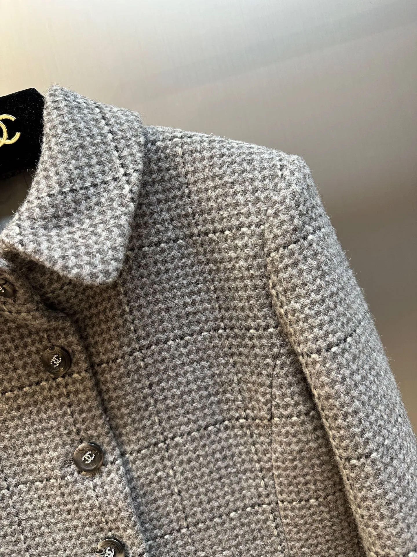 🅿️1400 Chanel tweed jacket, the same style as G-Dragon~ Customized high-end floral gray, plaid lapel small fragrant long coat, matched with a belt, high-end temperament!  size: 36.38.40
