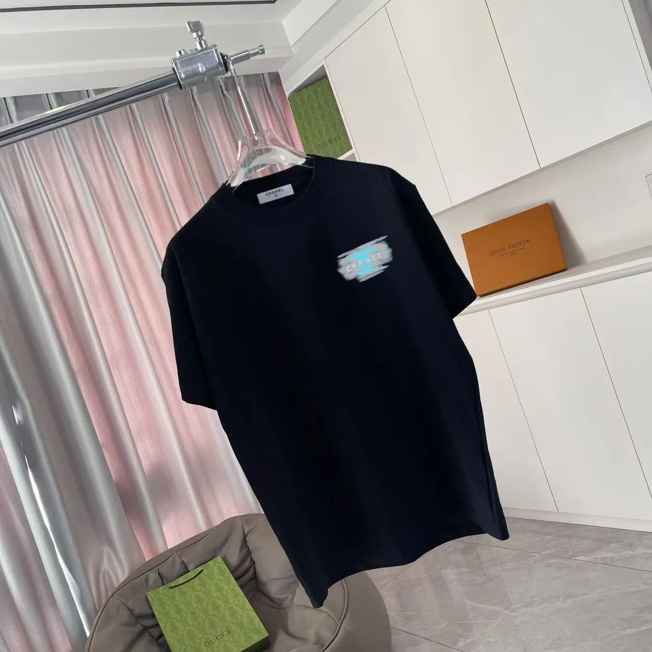🅿️170 CHANE* Xiaoxiang 2025 autumn new style Double C letter logo printing short-sleeved T-shirt Customized fabric 300g Same style for men and women Size: S M L XL XXL Five codes Color: Black White Paste Green Pink