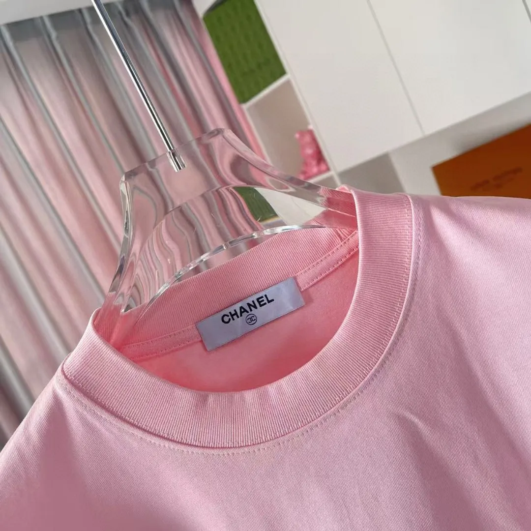 🅿️170 CHANE* Xiaoxiang 2025 Autumn New Style Double C Letter Logo Print Short Sleeve T-shirt Customized Fabric 300g Same Style for Men and Women Size: S M L XL XXL Five Codes Color: Black White Pink