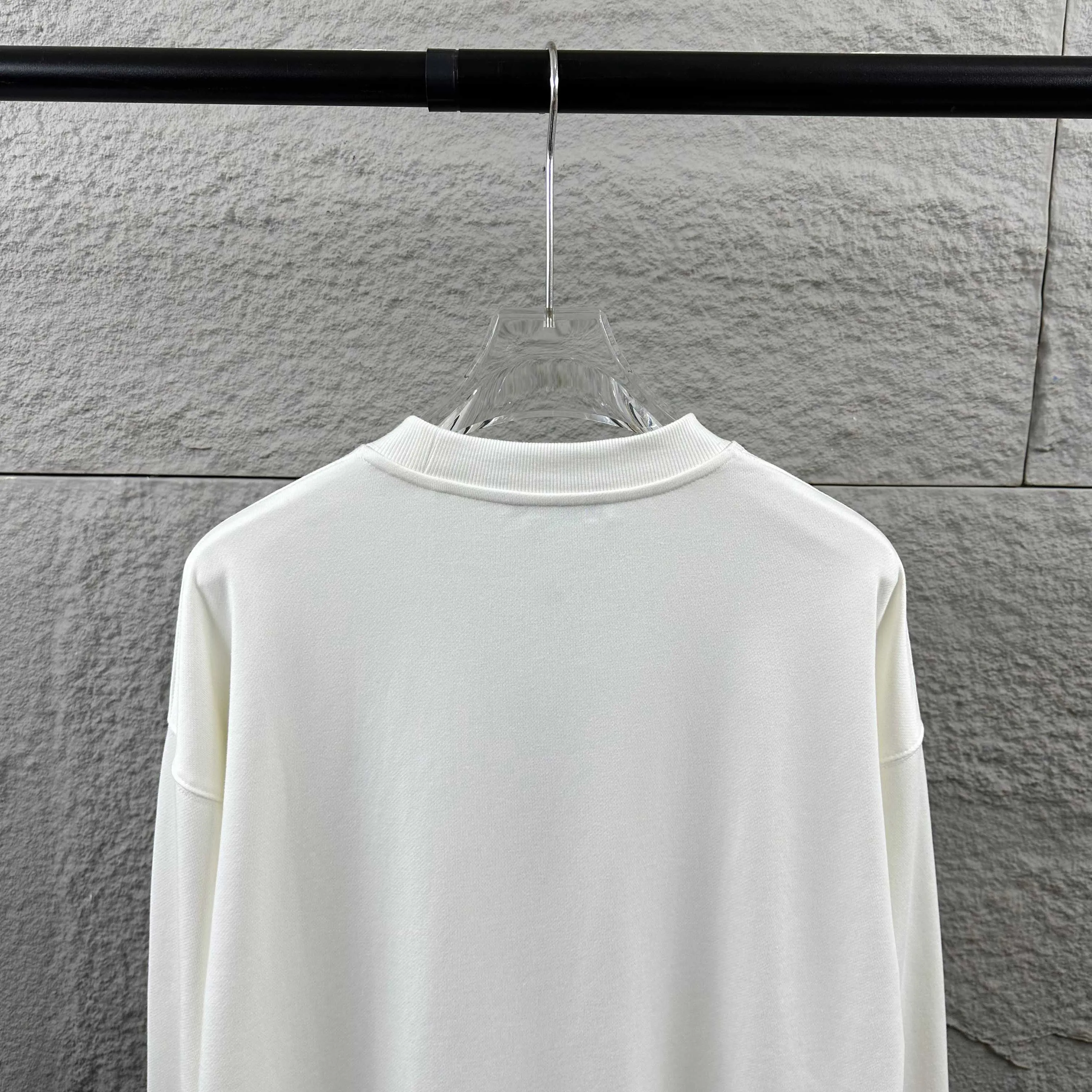 🅿️250 Chane*Chanel*er 2025 early autumn and winter new style, classic letter totem cross embroidery, custom terry fabric, long-sleeved round neck sweatshirt, same style for men and women. Size: S (90-130 pounds) M (120-150 pounds) L (140-165 pounds) XL (160-180 pounds) XXL (180-210 pounds) Color: black white