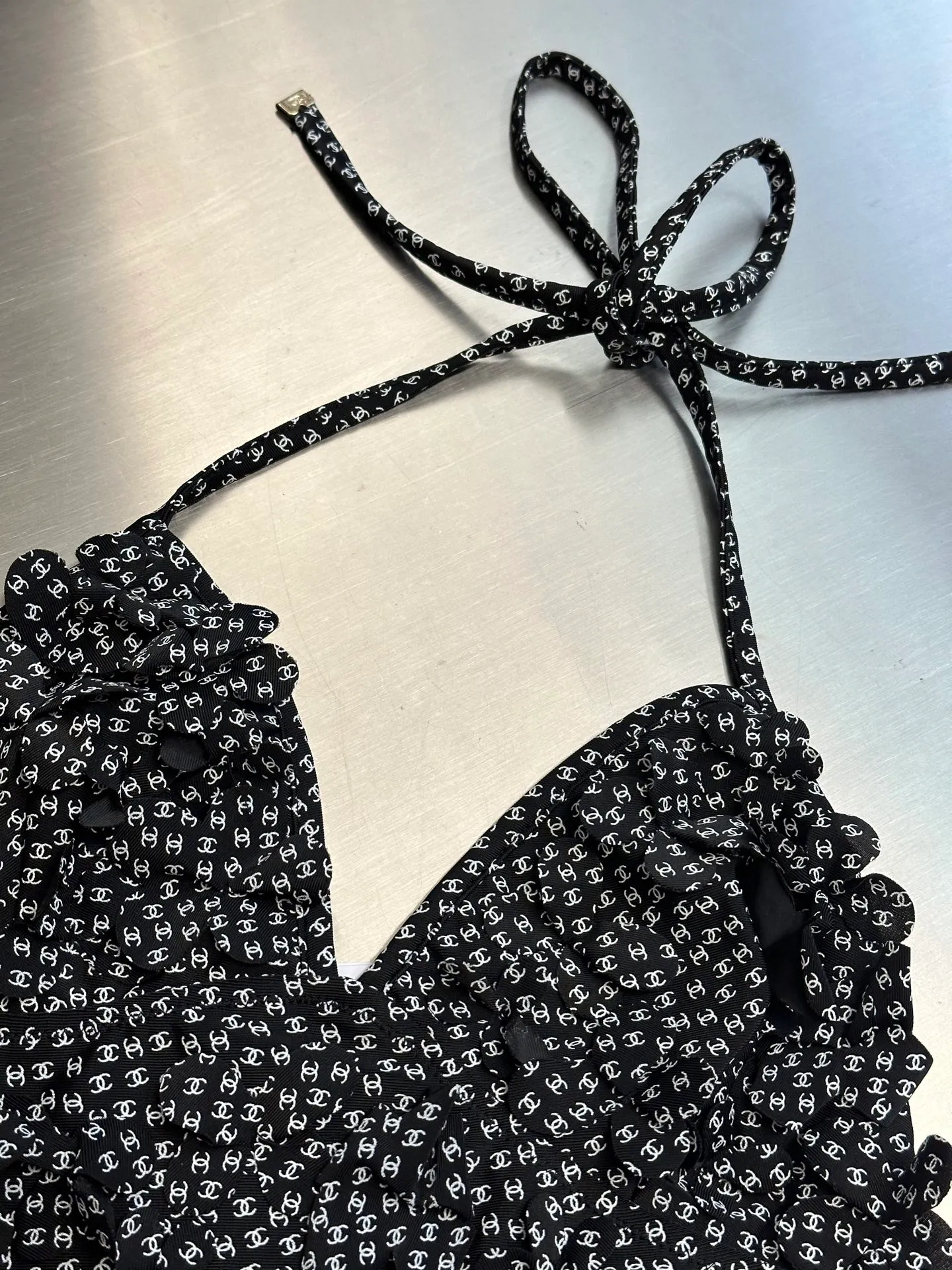 A set 🅿️920 (the set is not sold separately) Chanel beach style floral suit with small suspenders and short skirt, heavy craftsmanship, each flower is sewn by hand!  size：s m l
