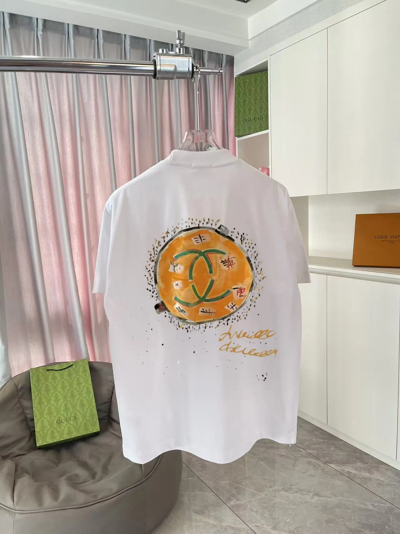 🅿️180 CHANEL 2025 spring and summer new style Double C letter logo printing short-sleeved T-shirt Customized fabric 300g Same style for men and women Size: S M L XL XXL five codes Color: black white pink rose red