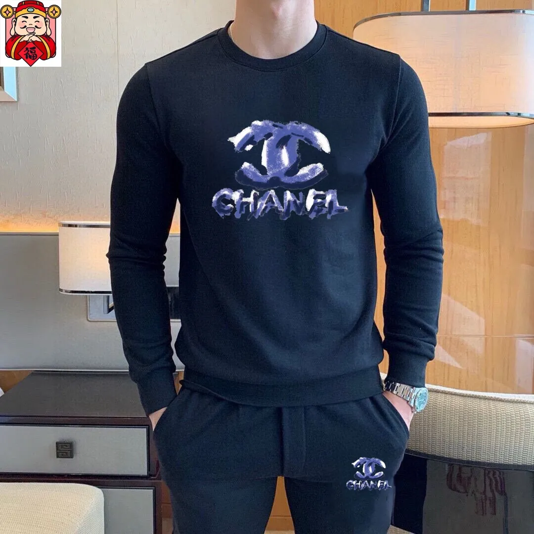 🅿️380 [CHANEL Chanel] (Gospel for Fatty) hot-selling suit is coming. Focus on the original version of the official website. 2025 new hot-selling sweatshirt suit. The original order is the best. 🇭🇰The meticulous work of top designers. Just for a fitting and perfect upper body effect. All-natural high-quality Roman cotton 100%, close-fitting comfort, noble and elegant! Original hardware embodies elegance and nobility! Counter size: M-5XL (maximum wear up to 220 pounds)
