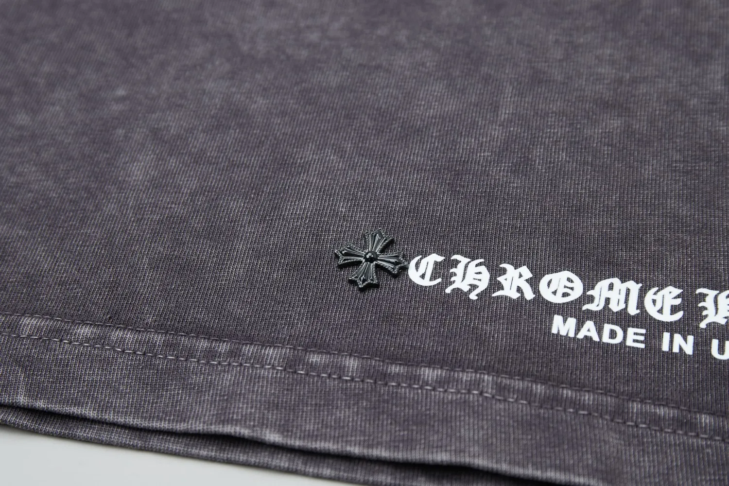 🅿️220 ✨CH✨🆕25SS spring and summer new style Crow ✝ embroidered short-sleeved frame Light luxury essential item for daily commuting for men and women Correct version Welcome to compare Detailed features · 280g 100% pure cotton double yarn jersey fabric · Custom dyed in the same vat, special thickened 32 count double-ply 1X1 thread · Imported Australian pearlescent diamonds ✝ pattern ➕ high-temperature stamping of hardware letters. Dyeing of ready-made garments, then faded and fried snowflake process, then washed to make it look old. General washing to improve the effect · Double-needle stitching and cross-stitch process · Original main mark washed tag brand moisture-proof paper packaging Color: black/grey/apricot Size: S/M/L/XL