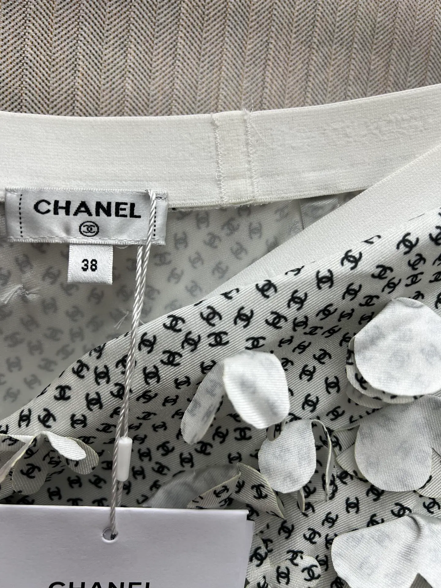 Chanel 25ss new Coco Beach series printed stretch mesh shirt suit for women, white, size: S.M.L.