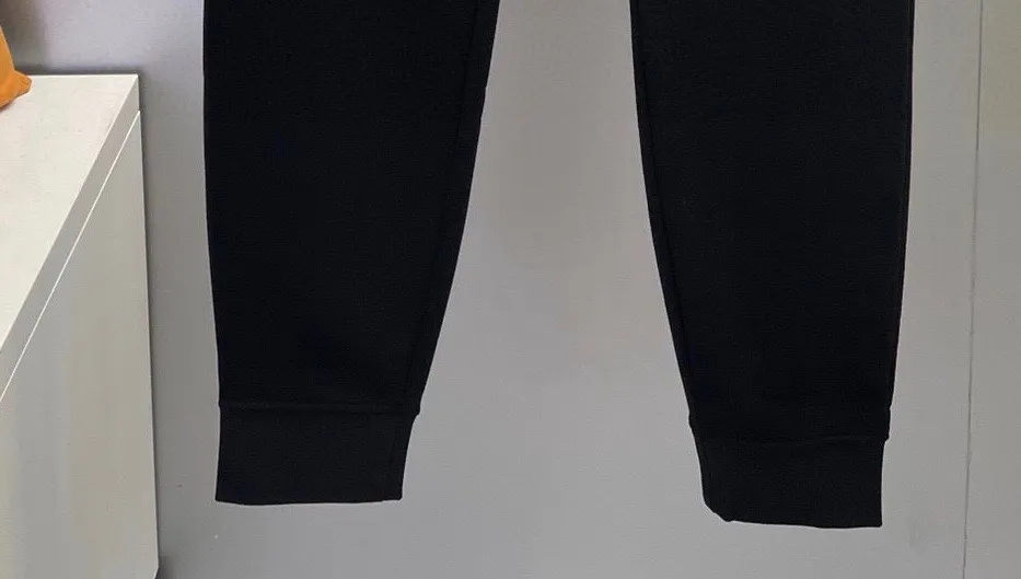 🅿️400 [CHANEL Chanel] (Gospel for Fatty) hot-selling suit is coming. Focus on the original version of the official website. 2025 new hot-selling cardigan and sweatshirt suit. The original order is the best. 🇭🇰The meticulous work of top designers. Just for a fitting and perfect upper body effect. 100% natural high-quality Roman cotton, close-fitting comfort, noble and elegant! Original hardware embodies elegance and nobility! Counter size: M-5XL (maximum wear up to 220 pounds)