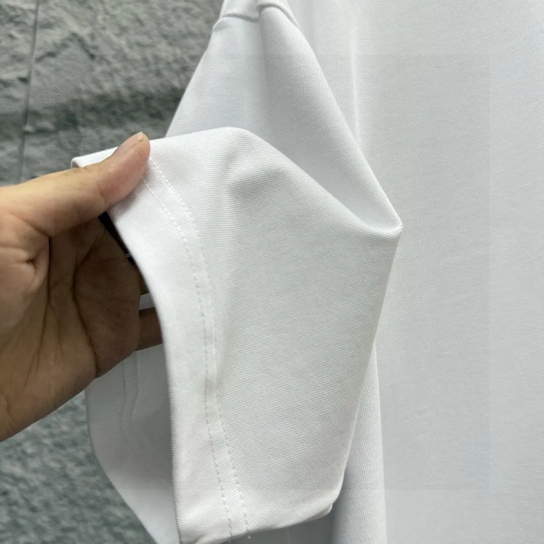 🅿️180 CHANE*Chanel*er 2025 spring and summer new style Classic letter printing Personalized printing on the back Customized double yarn plain cotton fabric Short-sleeved T-shirt Same style for men and women Size: S (90-130 catties) M (120-150 catties) L (140-165 catties) XL (160-180 catties) XXL (180-210 pounds) Color: black white