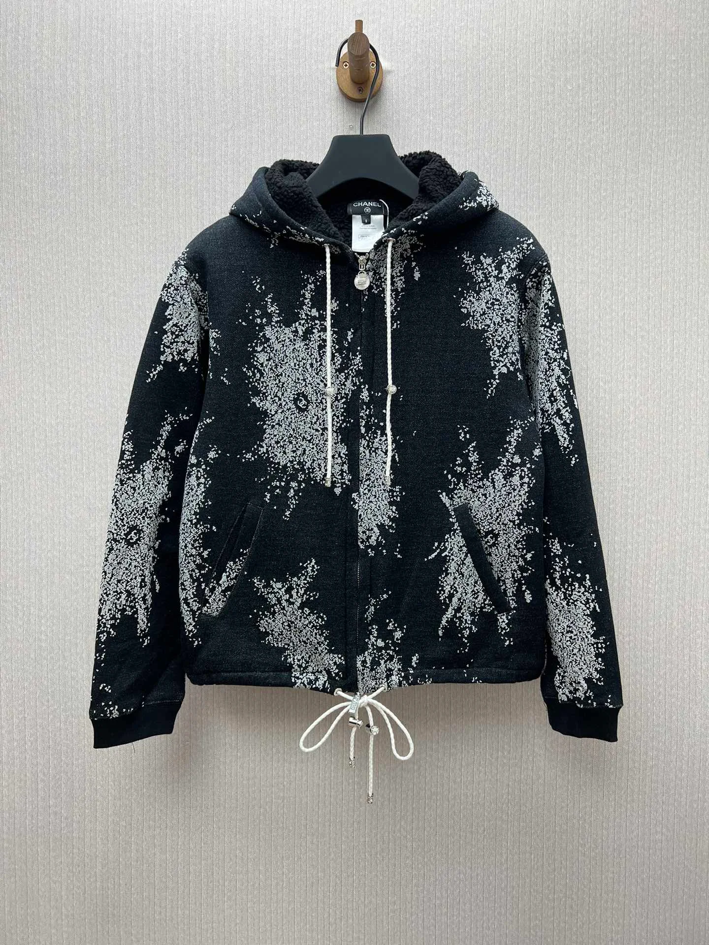 🅿️730 Chanel 25ss new autumn and winter preview series hooded printed zipper long-sleeved jacket for women Size: S.M.L.