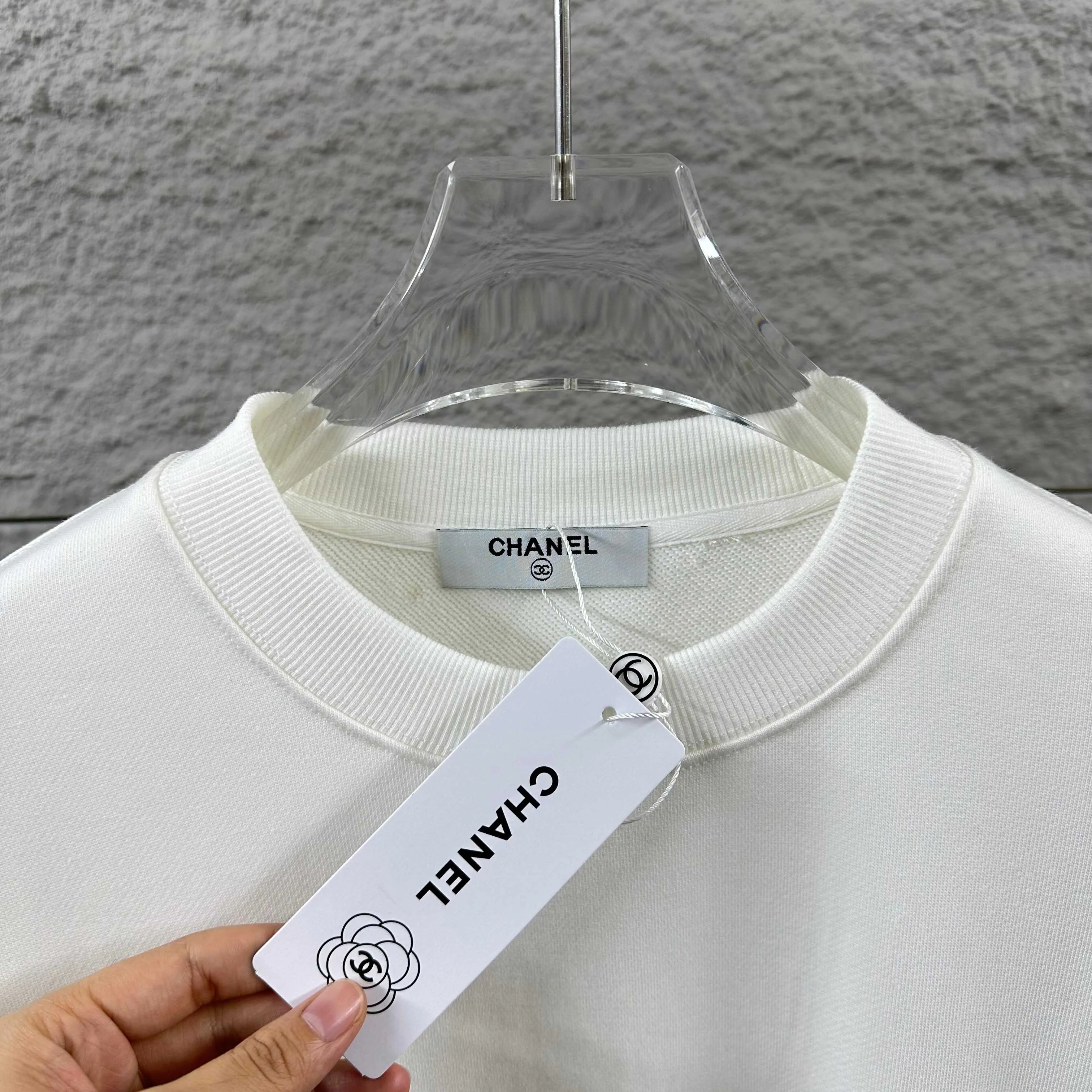 🅿️240 Chane*Chanel*er 2025 early autumn and winter new style Classic letter totem cross black and white print Customized terry fabric Long-sleeved round neck sweatshirt Uniform for men and women Size: S (90-130 pounds) M (120-150 pounds) L (140-165 pounds) XL (160-180 pounds) XXL (180-210 pounds) Color: black white