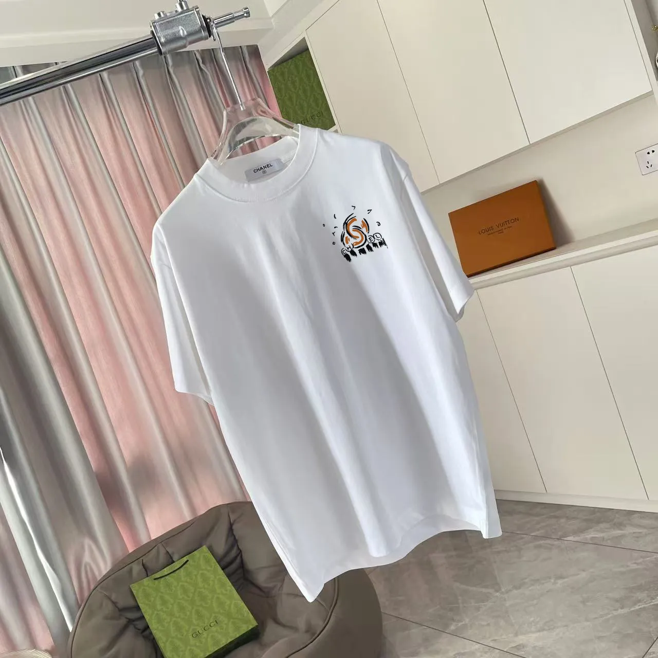 🅿️170 CHANE* Xiaoxiang 2025 autumn new style Double C letter logo printing short-sleeved T-shirt Customized fabric 300g Same style for men and women Size: S M L XL XXL five sizes Color: black white pink rose red