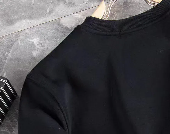 🅿️400 brand [CHANEL Chanel] (velvet and thickened) 2025 autumn and winter new products, celebrities' favorite fashion-flavored casual suits, clean and neat tailoring, full of urban style. Made of high-quality customized fabrics, the inner warmth is excellent, the hand feels soft and dry, and the upper body effect is crisp and stylish. The three-dimensional cutting process and the pattern are all of high standards, and the silhouette version has the right benefits! It is not tight at all, and you feel good when you put it on. So many top-quality raw materials create high-end products with unparalleled value. It is the first choice for high-end fashion people. (Size: M-4XL can wear up to 200 pounds)