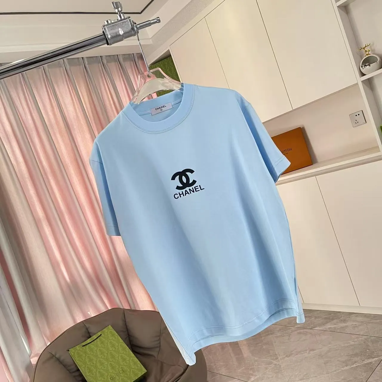🅿️170 Chanel CHANEL 2025 summer new style Double C letter logo three-dimensional silicone printing short-sleeved T-shirt Customized fabric 300g Same style for men and women Size: S M L XL XXL five codes Color: black white pink sky blue