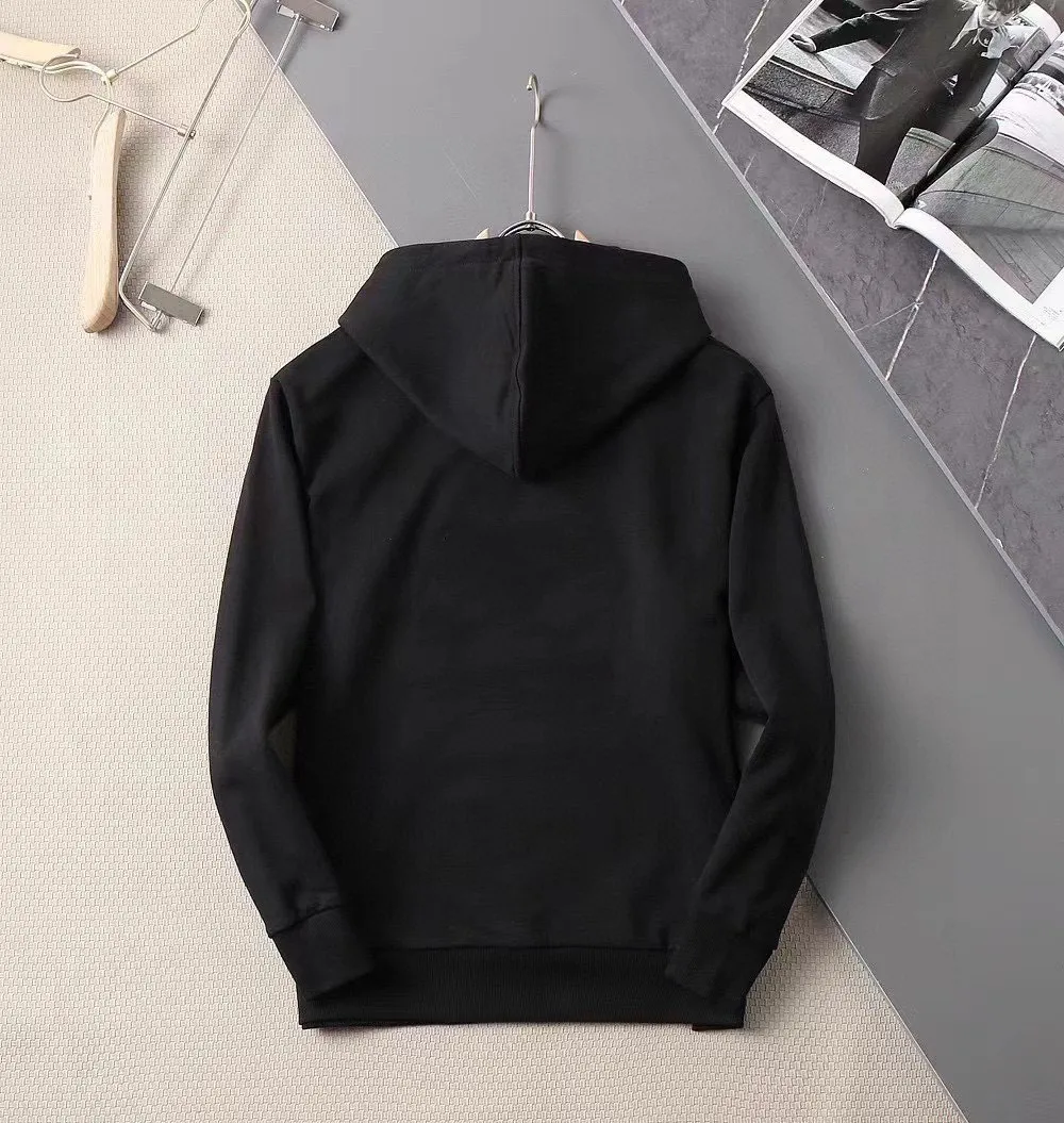 🅿️240 brand [CHANEL Chanel] (good news for fat people) 2025ss autumn latest long-sleeved round-neck sweatshirt, on sale simultaneously on the official website. Refreshing and breathable. Made of top Tencel Roman. Comfortable and soft. 3D three-dimensional clarity. Super fashion sense. Great for gifting and keeping for yourself. Size: M-5XL (can wear up to 220 pounds)