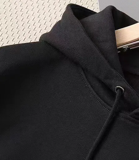 🅿️240 brand [CHANEL Chanel] (good news for fat people) 2025ss autumn latest long-sleeved round-neck sweatshirt, on sale simultaneously on the official website. Refreshing and breathable. Made of top Tencel Roman. Comfortable and soft. 3D three-dimensional clarity. Super fashion sense. Great for gifting and keeping for yourself. Size: M-5XL (can wear up to 220 pounds)