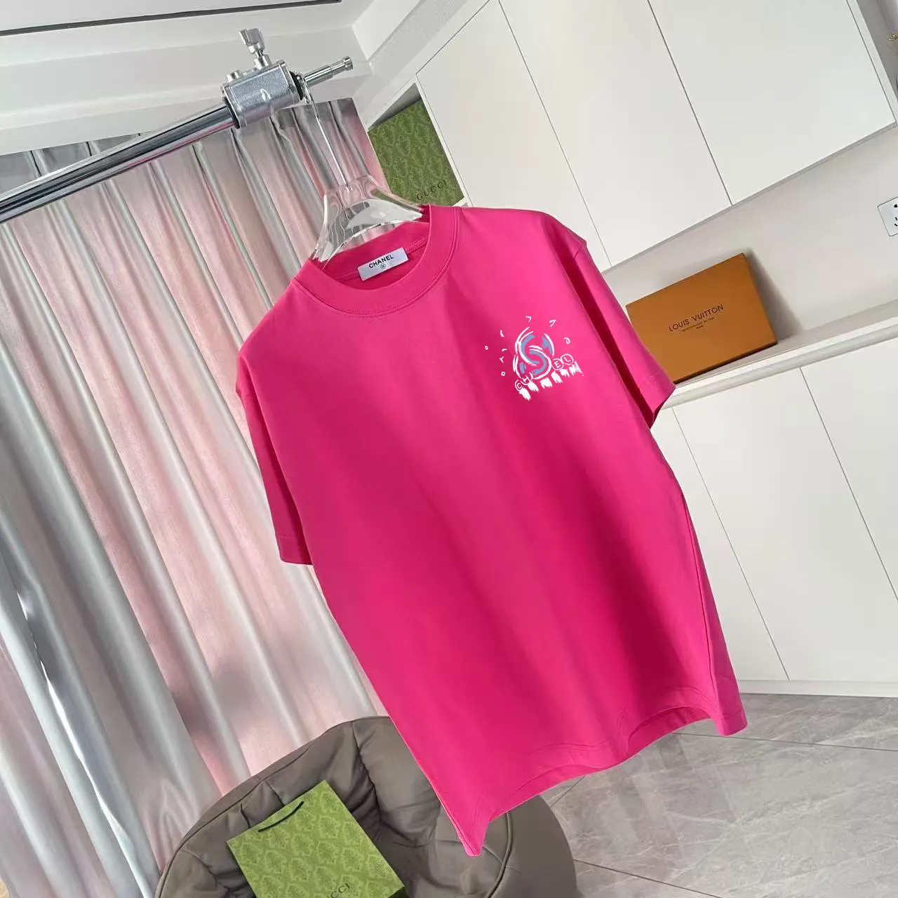 🅿️170 CHANE* Xiaoxiang 2025 autumn new style Double C letter logo printing short-sleeved T-shirt Customized fabric 300g Same style for men and women Size: S M L XL XXL five sizes Color: black white pink rose red