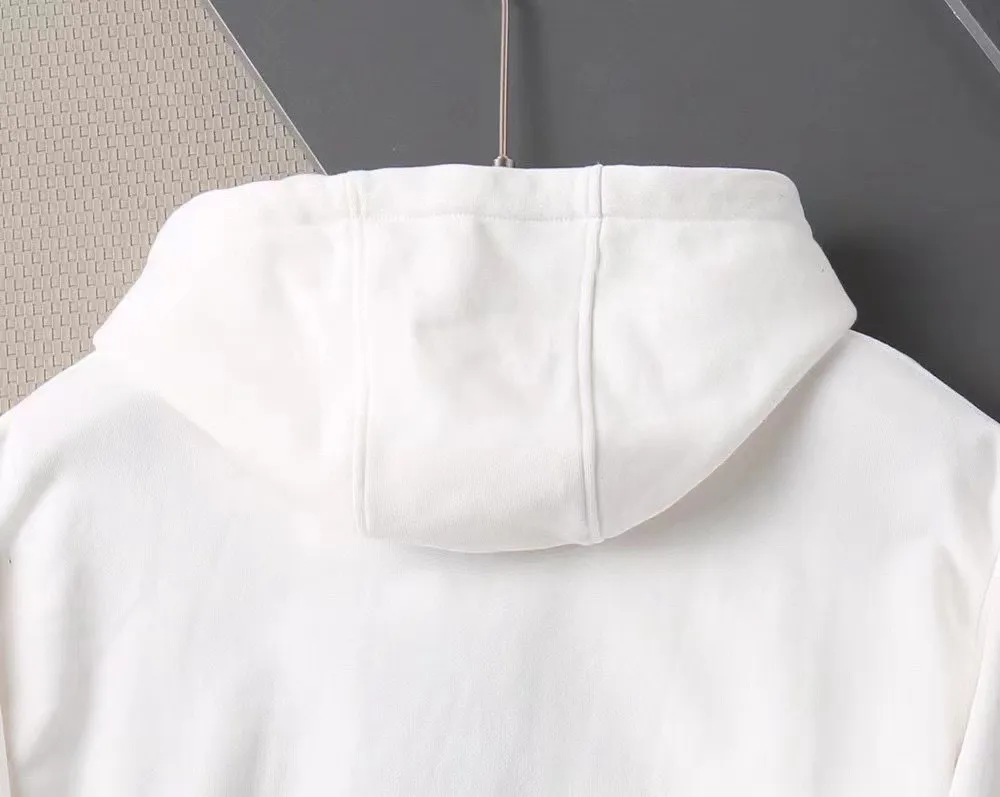 🅿️240 brand [CHANEL Chanel] (good news for fat people) 2025ss spring latest long-sleeved hooded sweatshirt, on sale simultaneously on the official website. Refreshing and breathable. Made of top Tencel Roman. Comfortable and soft. 3D three-dimensional clarity. Super fashion sense. Great gift for your own use. Size: M-5XL (can wear up to 220 pounds)