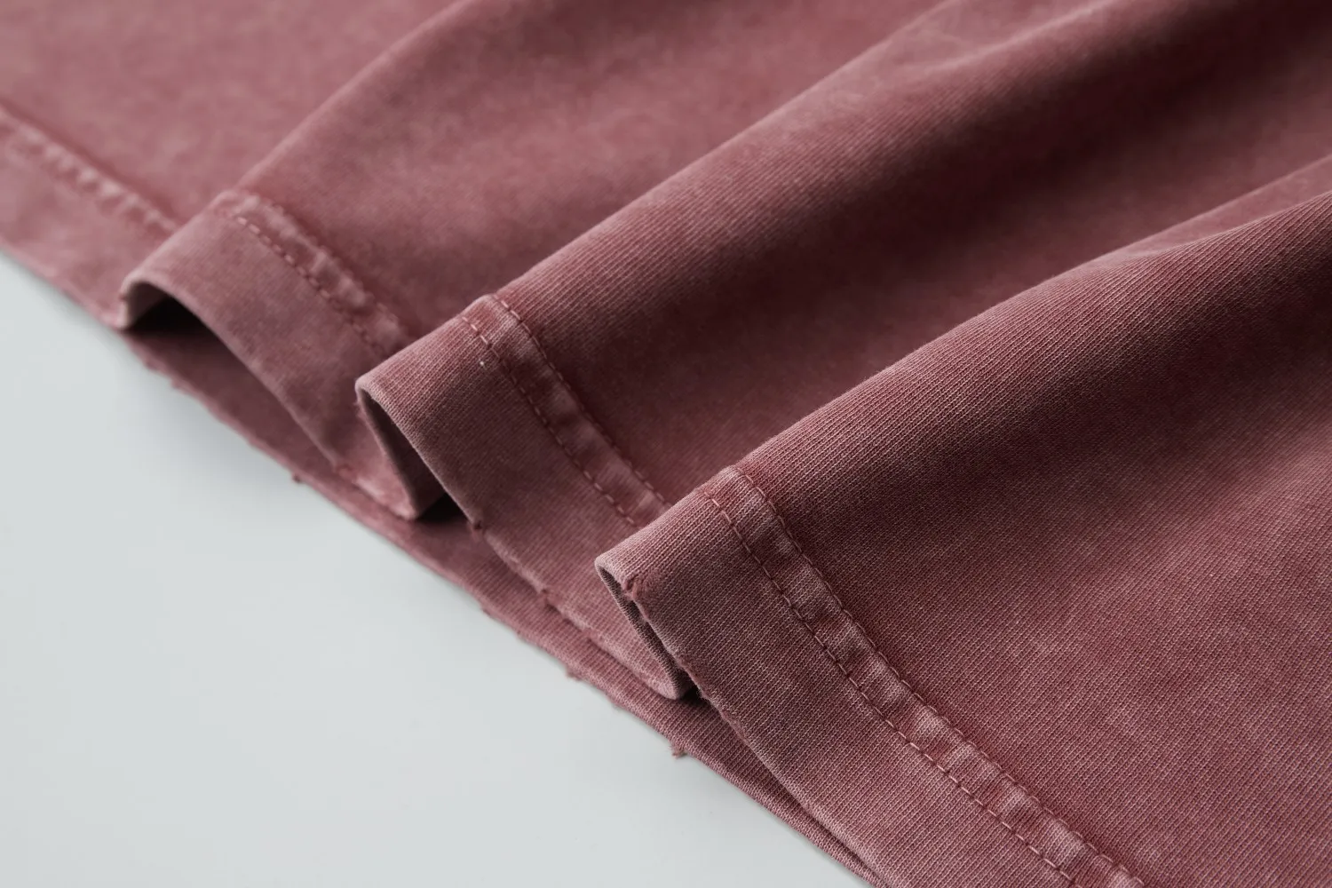🅿️230 ✨CH✨🆕25SS spring and summer new style Crow ✝ embroidered short-sleeved frame Light luxury essential item for daily commuting for men and women Correct version Welcome to compare Detailed features · 280g 100% pure cotton double yarn jersey fabric · Custom dyed in the same vat, special thickened 32 count double-ply 1X1 thread · Imported Australian pearlescent diamonds✝patterns➕hardware nuts are stamped at high temperature. Ready-made garments are dyed and then faded and fried with snowflakes and frayed. Then washed to make them look old. General washing improves the effect · Double-needle sewing and seam-crossing process · Original main mark washed tag brand moisture-proof paper packaging Color: black/rock coffee/green/red/blue Size: S/M/L/XL