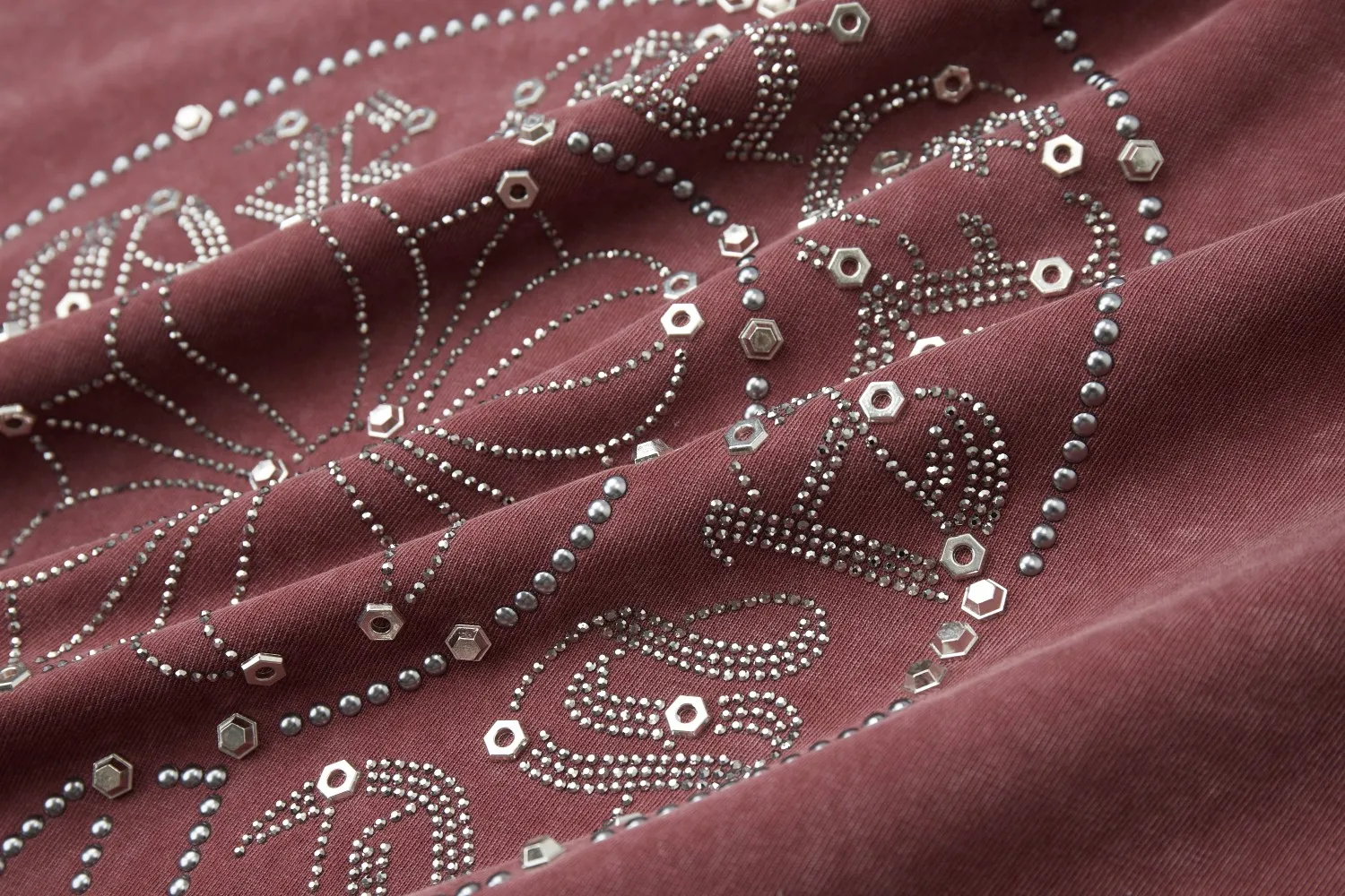 🅿️230 ✨CH✨🆕25SS spring and summer new style Crow ✝ embroidered short-sleeved frame Light luxury essential item for daily commuting for men and women Correct version Welcome to compare Detailed features · 280g 100% pure cotton double yarn jersey fabric · Custom dyed in the same vat, special thickened 32 count double-ply 1X1 thread · Imported Australian pearlescent diamonds✝patterns➕hardware nuts are stamped at high temperature. Ready-made garments are dyed and then faded and fried with snowflakes and frayed. Then washed to make them look old. General washing improves the effect · Double-needle sewing and seam-crossing process · Original main mark washed tag brand moisture-proof paper packaging Color: black/rock coffee/green/red/blue Size: S/M/L/XL