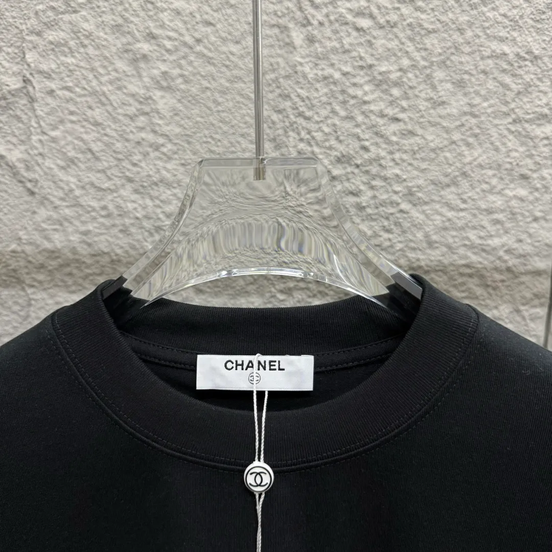 🅿️180 CHANE*Chanel*er 2025 spring and summer new style Classic color letter sign printing Customized double yarn plain cotton fabric Short-sleeved T-shirt Unisex Color: Black White Angora Red Size: S (90-130 pounds) M (120-150 pounds) L (140-165 pounds) XL (160-180 pounds) XXL (180-210 pounds)