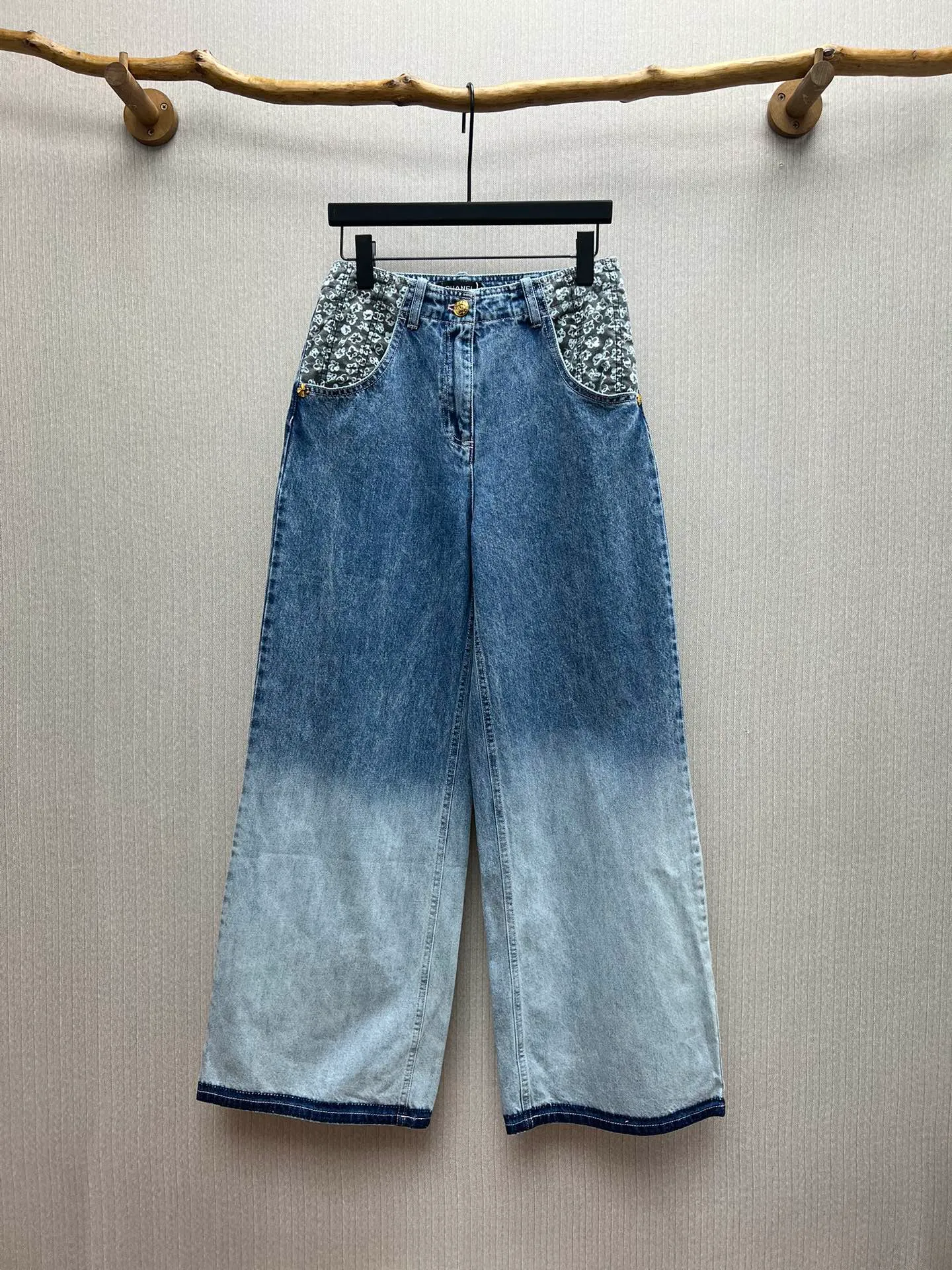 🅿️480 Chanel 25ss new autumn and winter series jeans printed washed denim blue high version code number: 36.38.40.