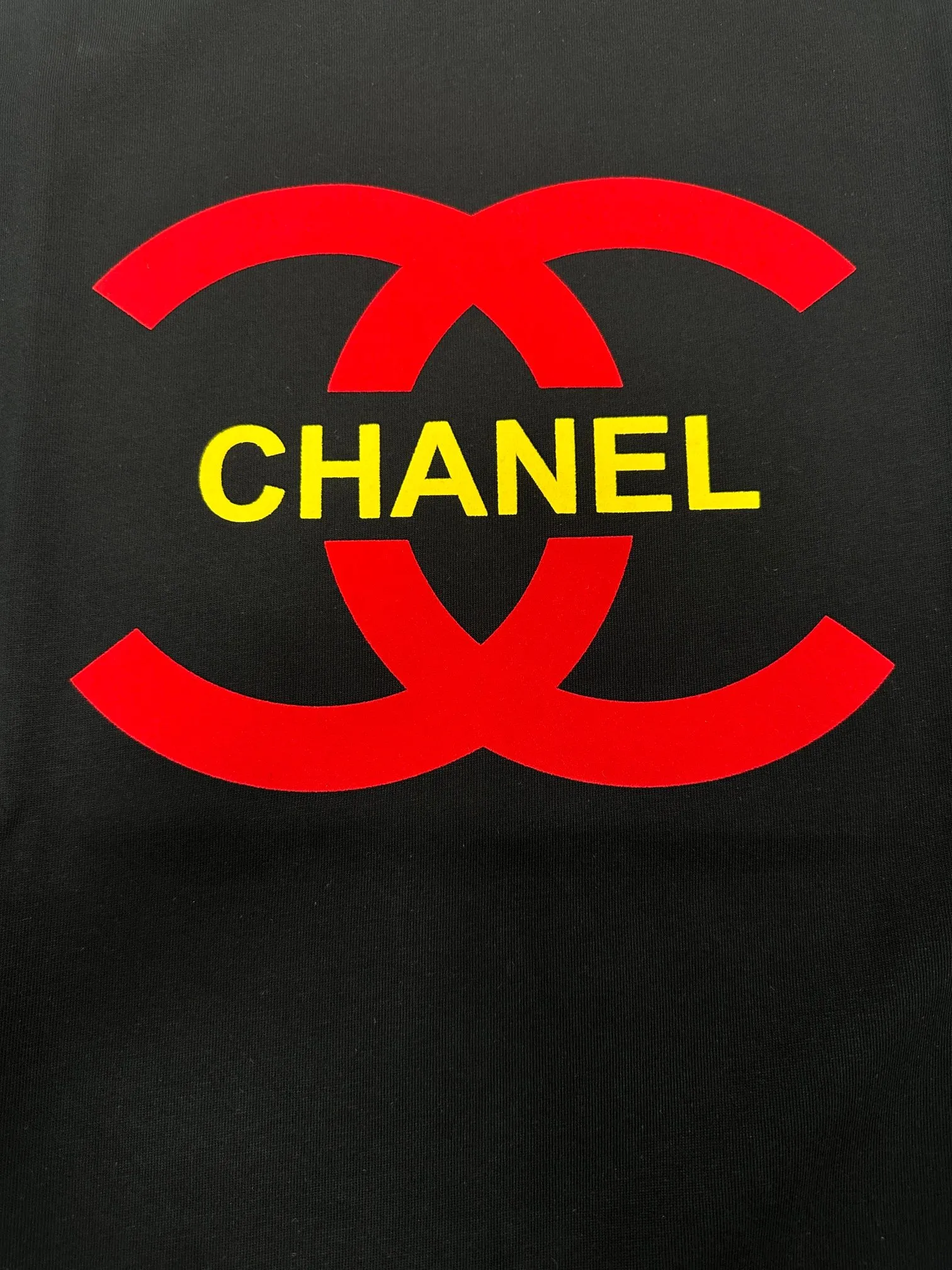 🅿️180 CHANE*Chanel*er 2025 spring and summer new style Classic letter totem Three-dimensional flocking technology Customized double yarn plain cotton fabric Short-sleeved T-shirt Uniform style for men and women Color: black white Size: S (90-130 pounds) M (120-150 pounds) L (140-165 pounds) XL (160-180 pounds) XXL (180-210 pounds)