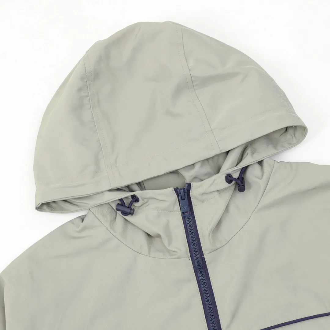 🅿️570 CHANEL / Chanel Double C embroidery retro zipper hooded windbreaker jacket Recommended for spring, a refreshing and clean retro style zipper jacket, this small fresh hooded jacket gives a very clean and high-end feel. The rubberized LOGO pattern design on the chest shows the grand and luxurious style. In addition to daily leisure, it can also be worn for outdoor sports. It is also a good choice for travel. It is relaxed and casual and shows temperament. Size: XS-L
