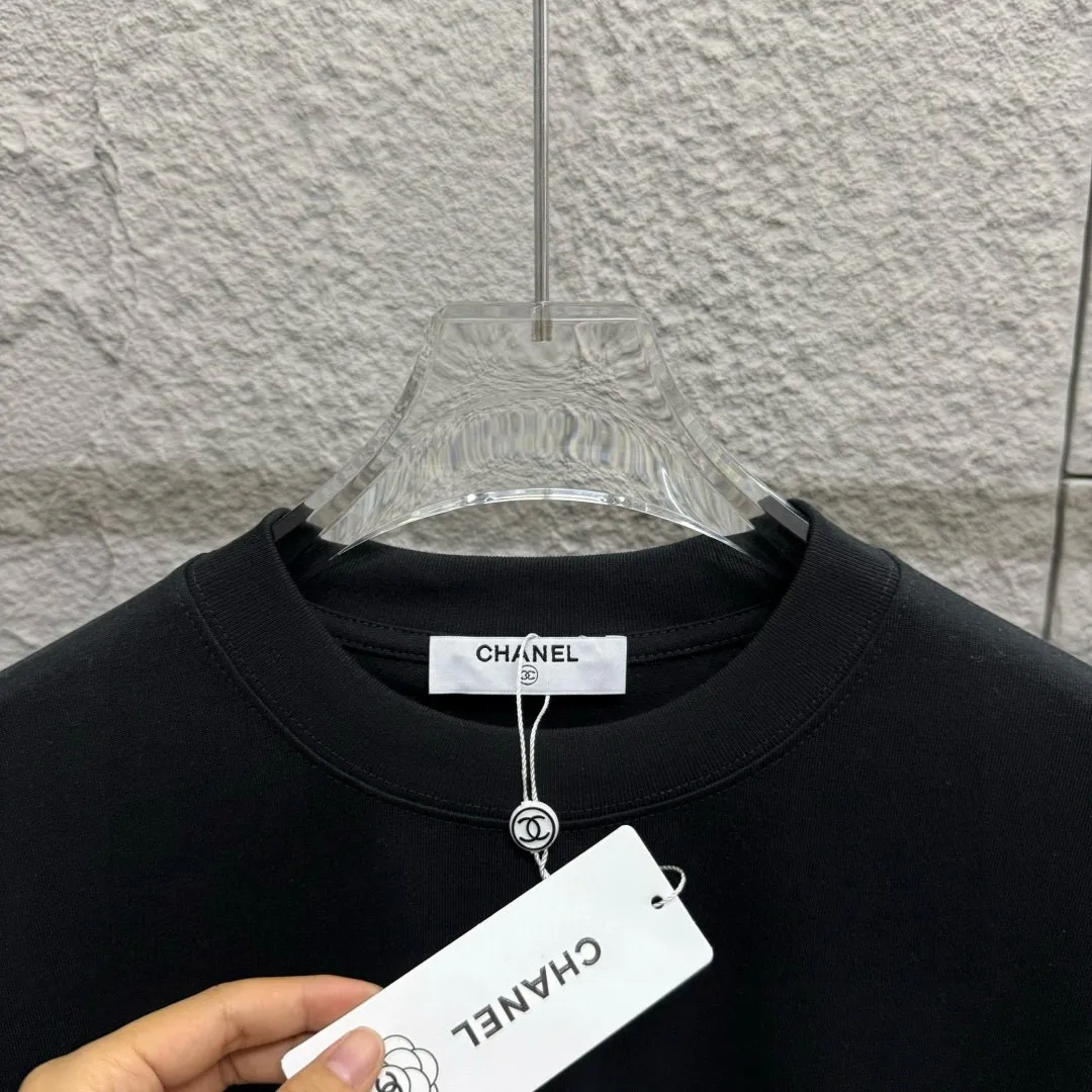 🅿️180 Chane*Chanel*2025 spring and summer new style Classic letter totem cross embroidery Customized double yarn plain cotton fabric Short-sleeved T-shirt Unisex Size: S (90-130 pounds) M (120-150 pounds) L (140-165 pounds) XL (160-180 pounds) XXL (180-210 pounds) Color: black white