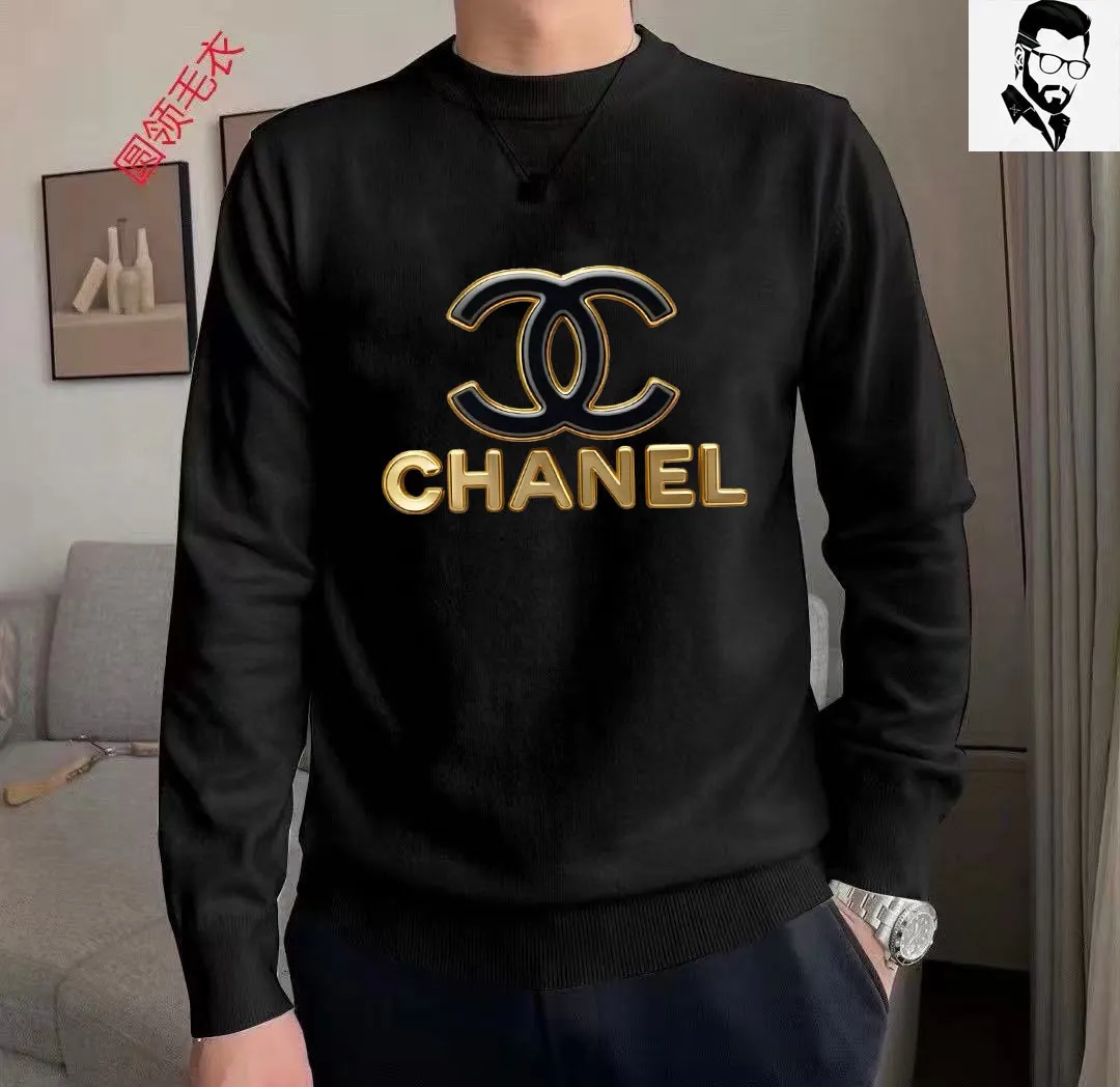 🅿️240 【CHANEL】Autumn and winter classic round neck pullover sweater, in full condition! ! ! Wool blended fabric, the latest model in 2025, golden ratio! ! Slim-fitting soft gold, versatile and practical item, the combination and practicality are extremely powerful, simple and elegant, and classy! To create your own style, it is highly recommended to buy it in two colors. The standard slim fit tailoring process is suitable for both young and old men. It is knitted from wool and will not cause any discomfort! While keeping warm, it is stylish, textured and wearable, and the classic logo with contrasting colors on the chest feels in place! ! Recommended for regular customers! ! Size M-3XL (maximum wear: 190 pounds)