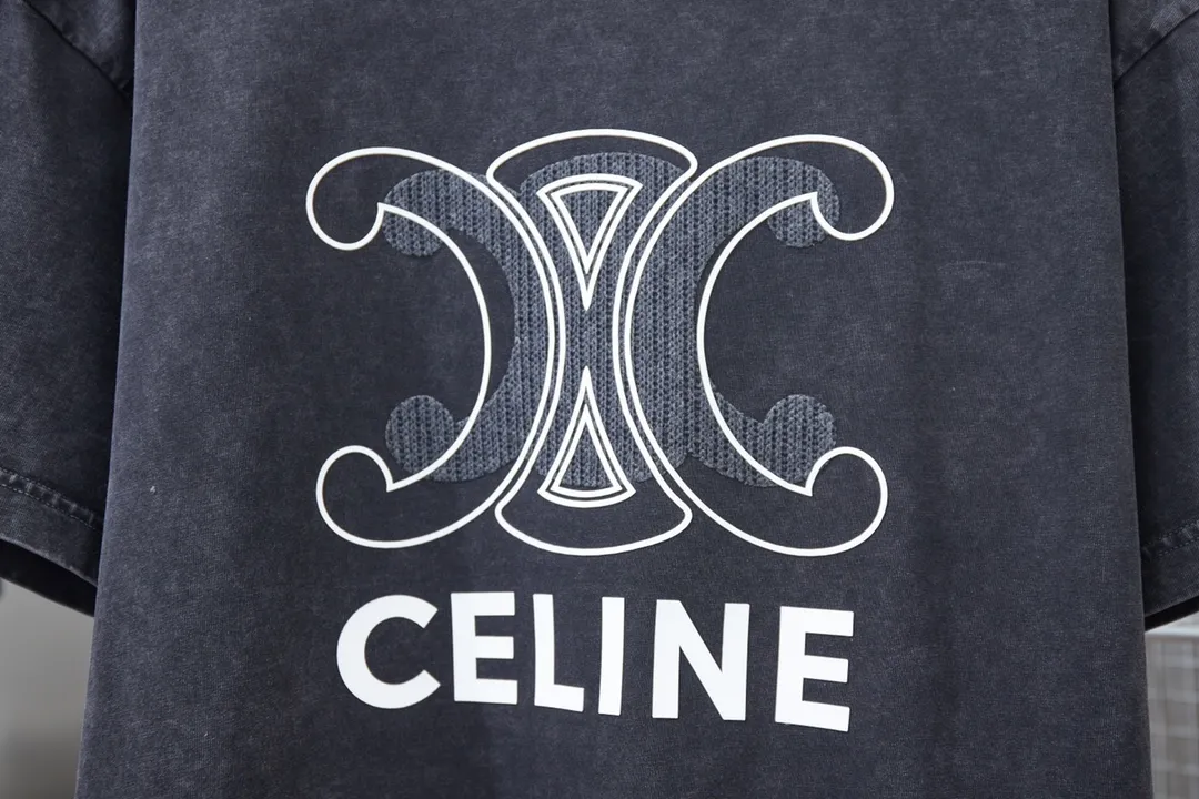 🅿️210 CELIN* 25SS early spring new style, short sleeves with appliqué embroidery and letter printing, light luxury, essential item for daily commuting for men and women, correct version, welcome to compare, detailed features · 280g 100% pure cotton double yarn jersey fabric · Custom dyed in the same cylinder, special thickened 32 count double-strand 1X1 thread · Laser towel patch design ➕ Thick version of waji letter design. Ready-made garments are dyed. Then do the faded fried snowflake process, then wash with water to make it look old. General washing to improve the effect · Double-needle stitching across seams · Original main mark, washed tag, branded moisture-proof paper packaging Color: black/grey/green Size: S/M/L/XL