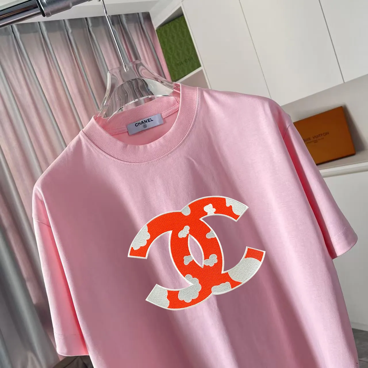 🅿️170 CHANE* Xiaoxiang 2025 Autumn New Style Double C Letter Logo Print Short Sleeve T-shirt Customized Fabric 300g Same Style for Men and Women Size: S M L XL XXL Five Codes Color: Black White Pink