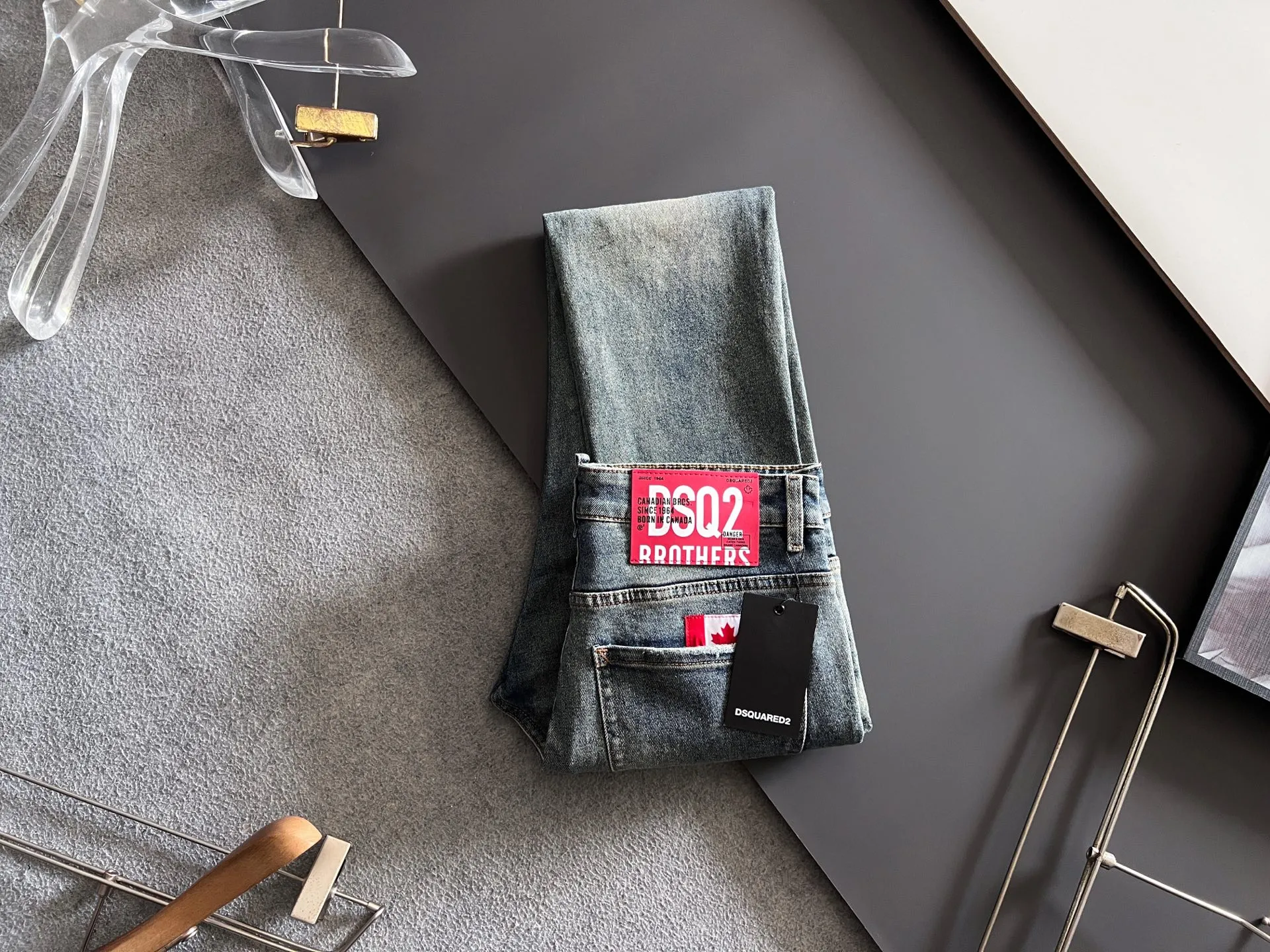 P250 D2*, heavy-duty washed casual jeans, imported original washed stretch fabric, comfortable and elastic, unique design, super correct fit, comfortable and breathable, extremely high grade, counter quality, handsome upper body, code number: 29-40