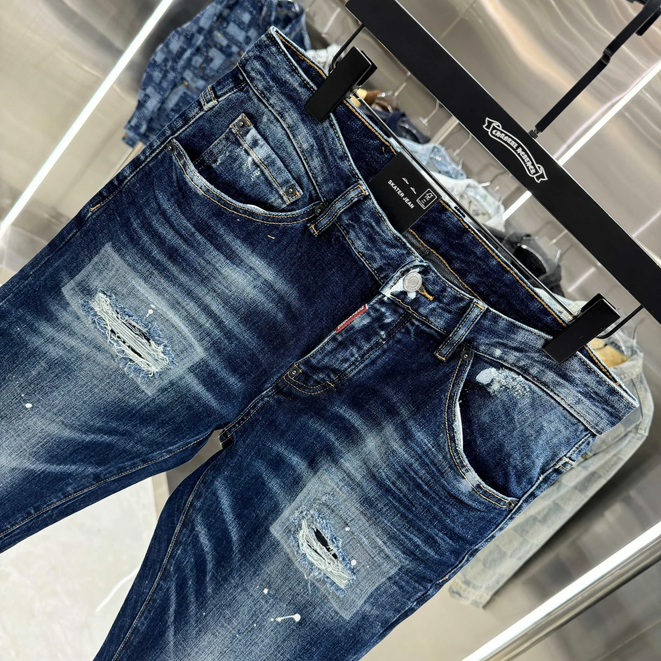 P300 DSQUARED2 graffiti hole washed craft street fashion slim fit stretch jeans color blue size 30 32 34 36 38 40