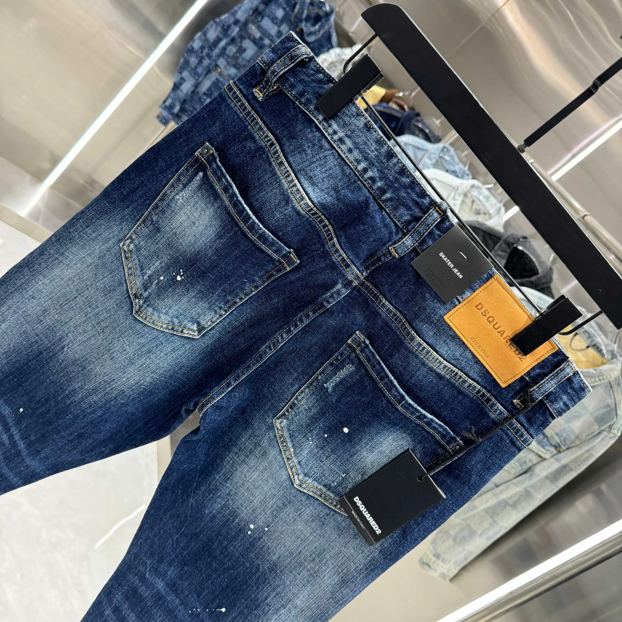 P300 DSQUARED2 graffiti hole washed craft street fashion slim fit stretch jeans color blue size 30 32 34 36 38 40