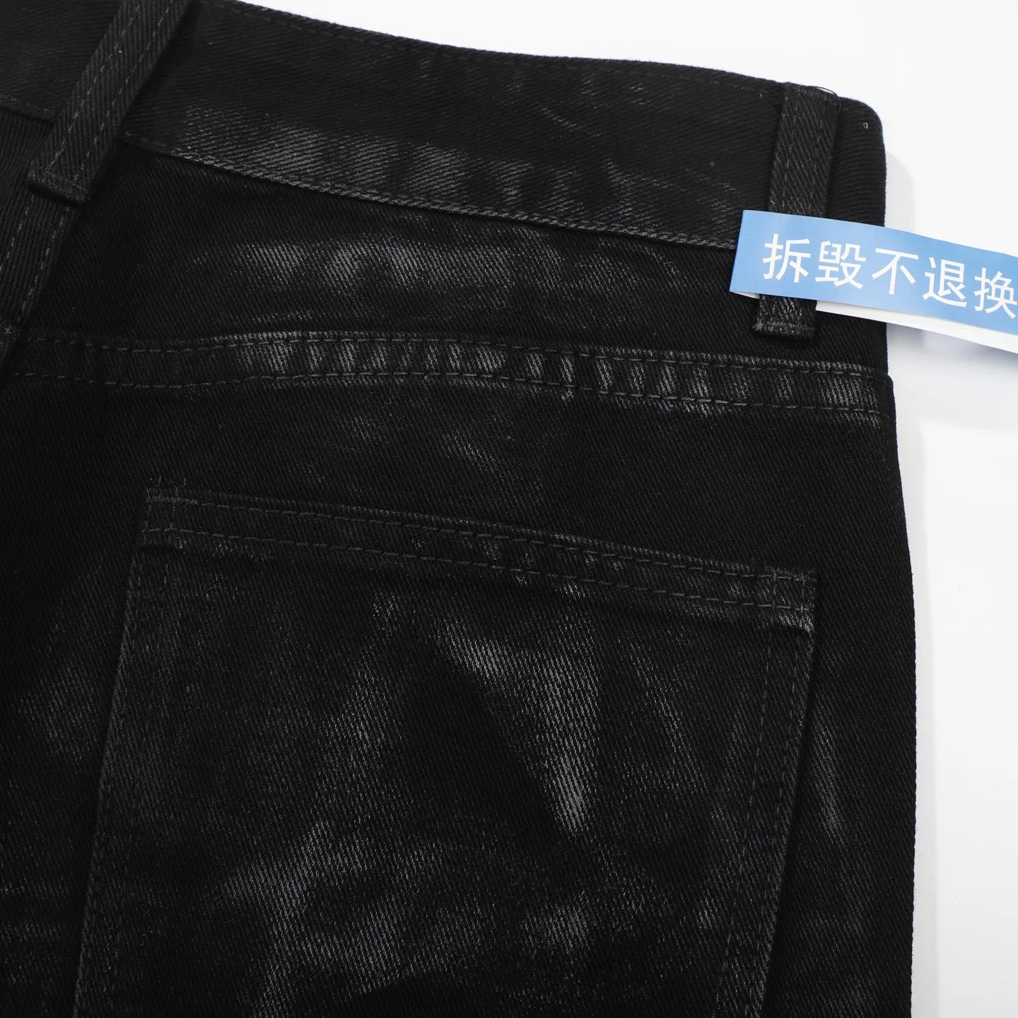 P240 DSQUARED 2 SS25 Nicholas Tse's same five-pointed star rhinestone wash mid-rise straight jeans for men and women. Top ceiling quality. Styles with different wash textures, very friendly to people with thin legs and thick legs. The straight and slim version is very flattering to the leg shape. Moderate length that never goes out of style, easy to match with casually, basic styling for various styles, a must-have in the wardrobe! The fabric is stiff but also makes the upper body soft without losing texture. The washing process is even more perfect. It is a must-have item for everyone! ! ! Washed wheat, hang tag, pants label, three labels complete Color: black Size: 28-36