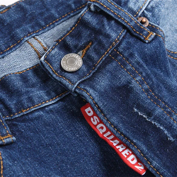 P180 D2 new embroidered men's ripped trendy jeans stretch personalized patches slim fit little feet beggar pants top-quality materials super soft high cotton washed denim fabric. Each piece of washed denim fabric costs up to three times the conventional process. The touch is extremely delicate and the texture is very good. The whole body is simple and elegant. The back pocket of the pants adopts high-end direct injection technology. It is extremely exquisite. Full score for details. Size: M-XXL