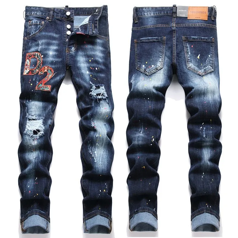 P186 D2 new embroidered men's ripped trendy jeans stretch personalized patches slim feet beggar pants top material super soft high cotton washed denim fabric each piece of washing cost up to three times the conventional process extremely delicate touch very good texture simple and atmospheric design of the whole body The back pocket of the pants adopts high-end direct injection technology extremely exquisite details perfect Color: picture color Size: 30-22-34-36 (corresponding to M-L-XL-XXL)