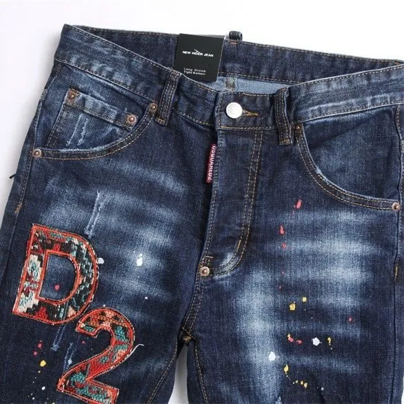 P186 D2 new embroidered men's ripped trendy jeans stretch personalized patches slim feet beggar pants top material super soft high cotton washed denim fabric each piece of washing cost up to three times the conventional process extremely delicate touch very good texture simple and atmospheric design of the whole body The back pocket of the pants adopts high-end direct injection technology extremely exquisite details perfect Color: picture color Size: 30-22-34-36 (corresponding to M-L-XL-XXL)